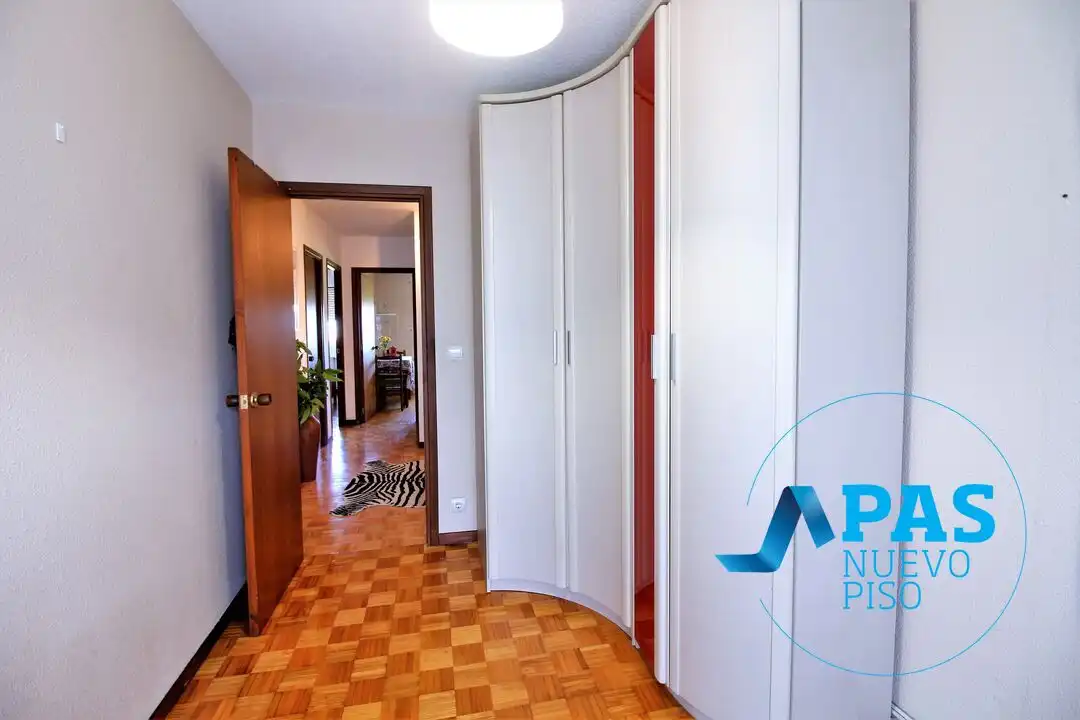 Piso en venta en Santander con Calefacción, Trastero y Amueblado