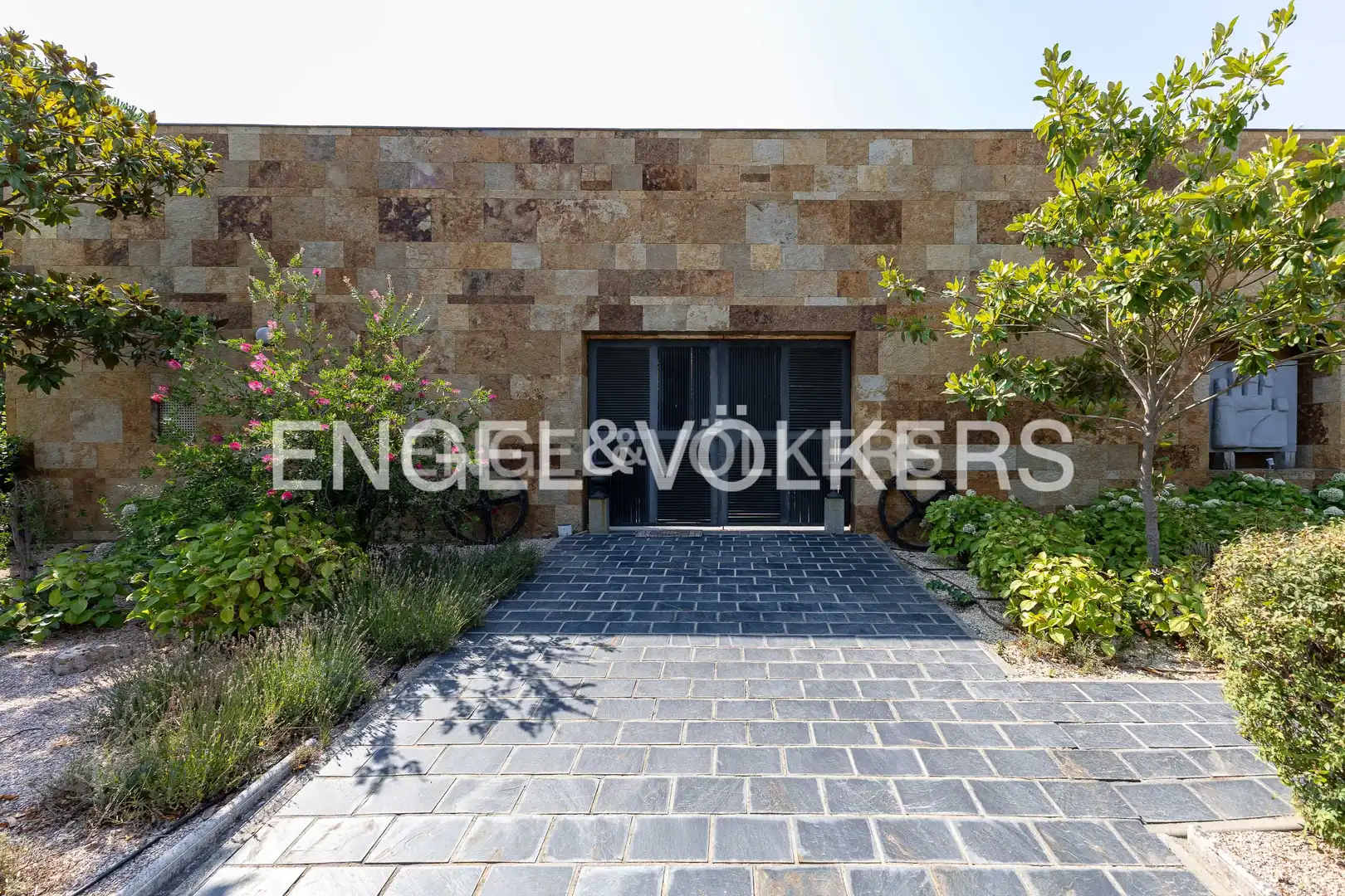 Exterior view of Houses for sale in Majadahonda  with Air Conditioner, Heating and Private garden