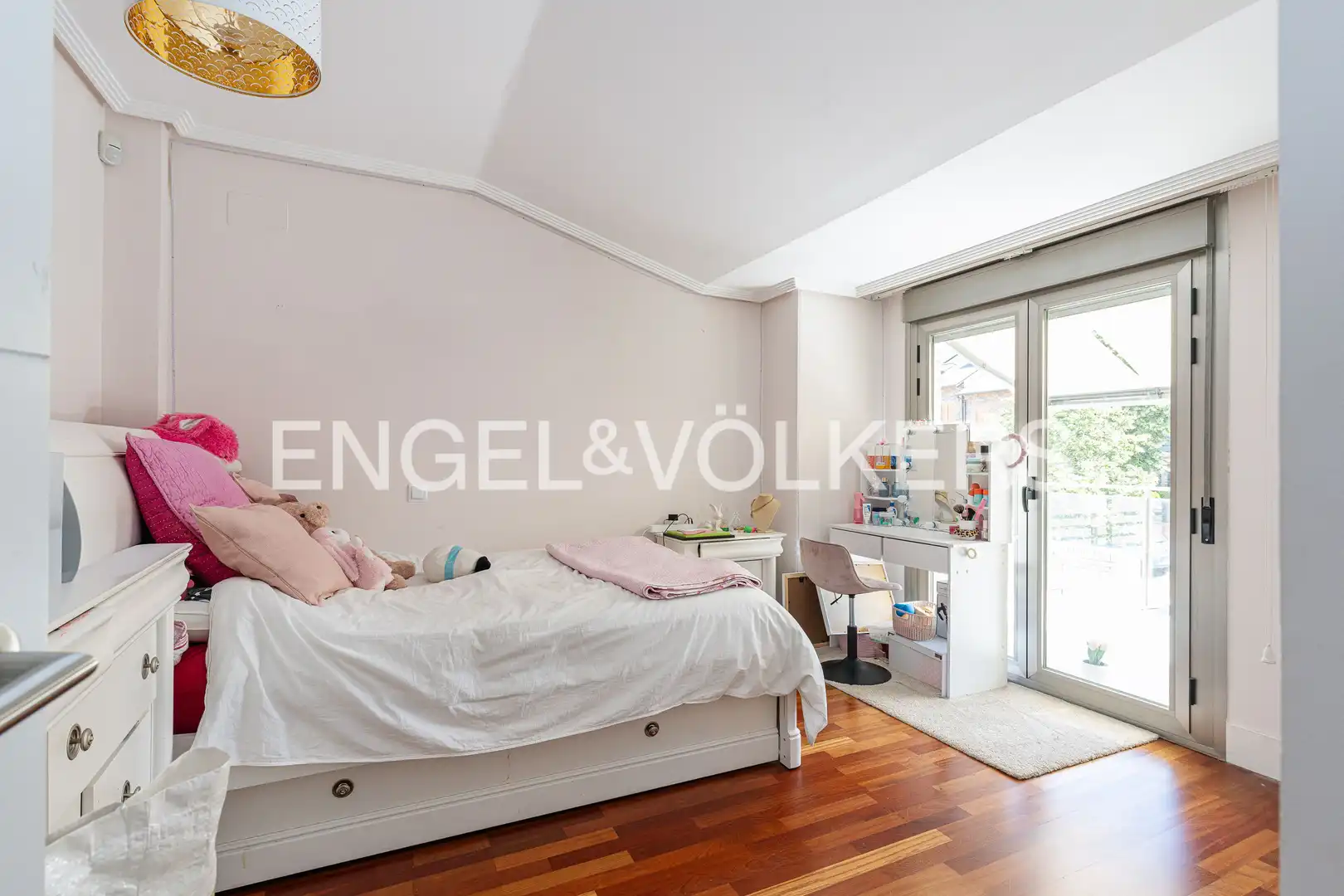 Bedroom of Detached homes for rent in Boadilla del Monte  with Air Conditioner, Heating and Parquet flooring