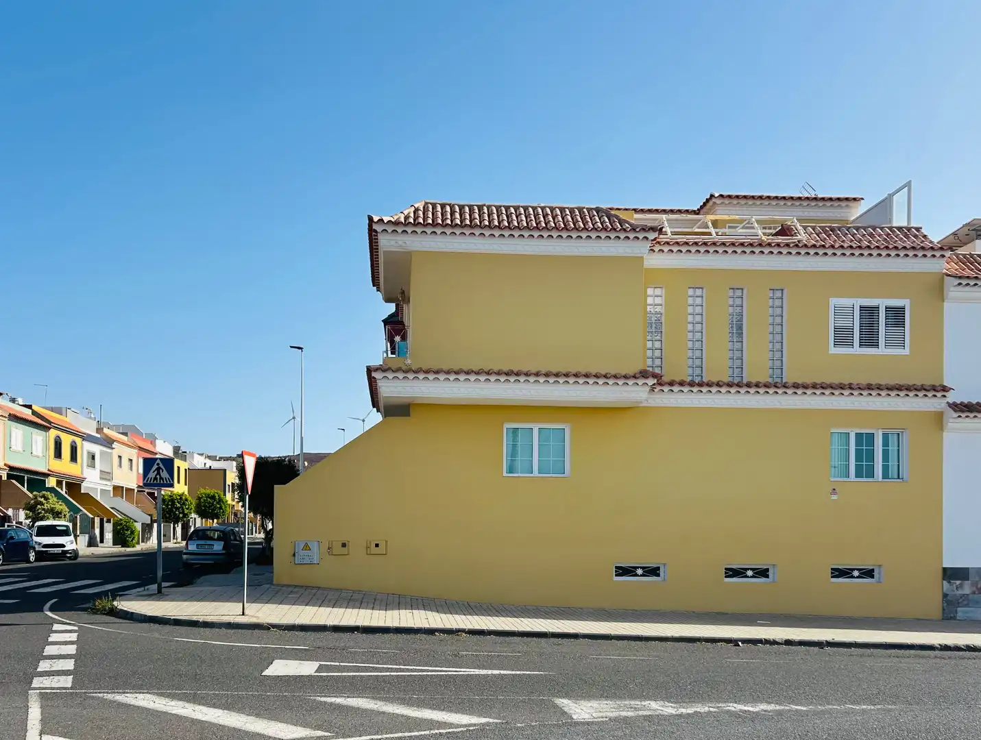 Exterior view of Detached homes for sale in Agüimes  with Air Conditioner, Terrace and Oven