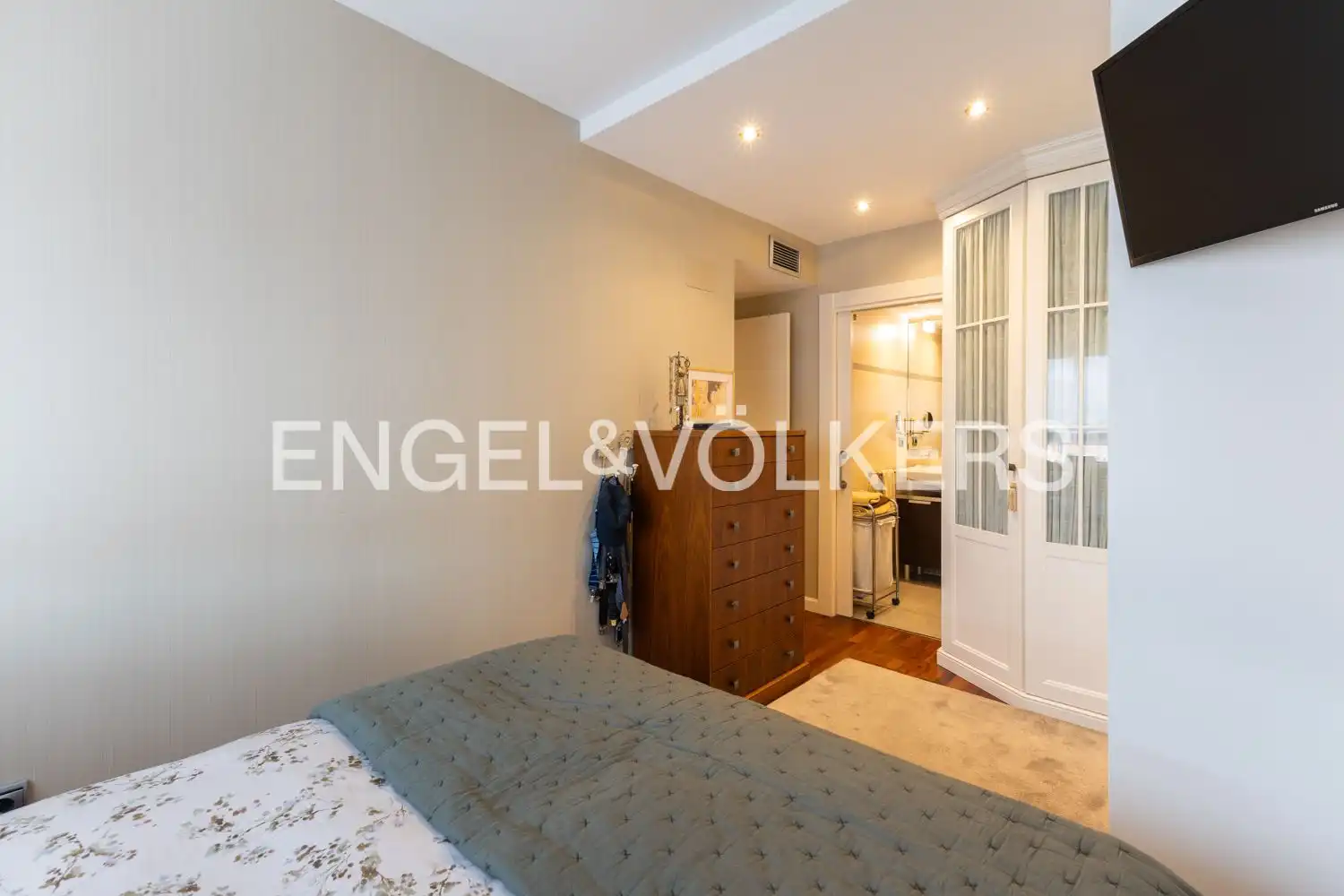 Schlafzimmer von Wohnung zum Verkauf in Valencia mit Klimaanlage, Heizung und Parkett