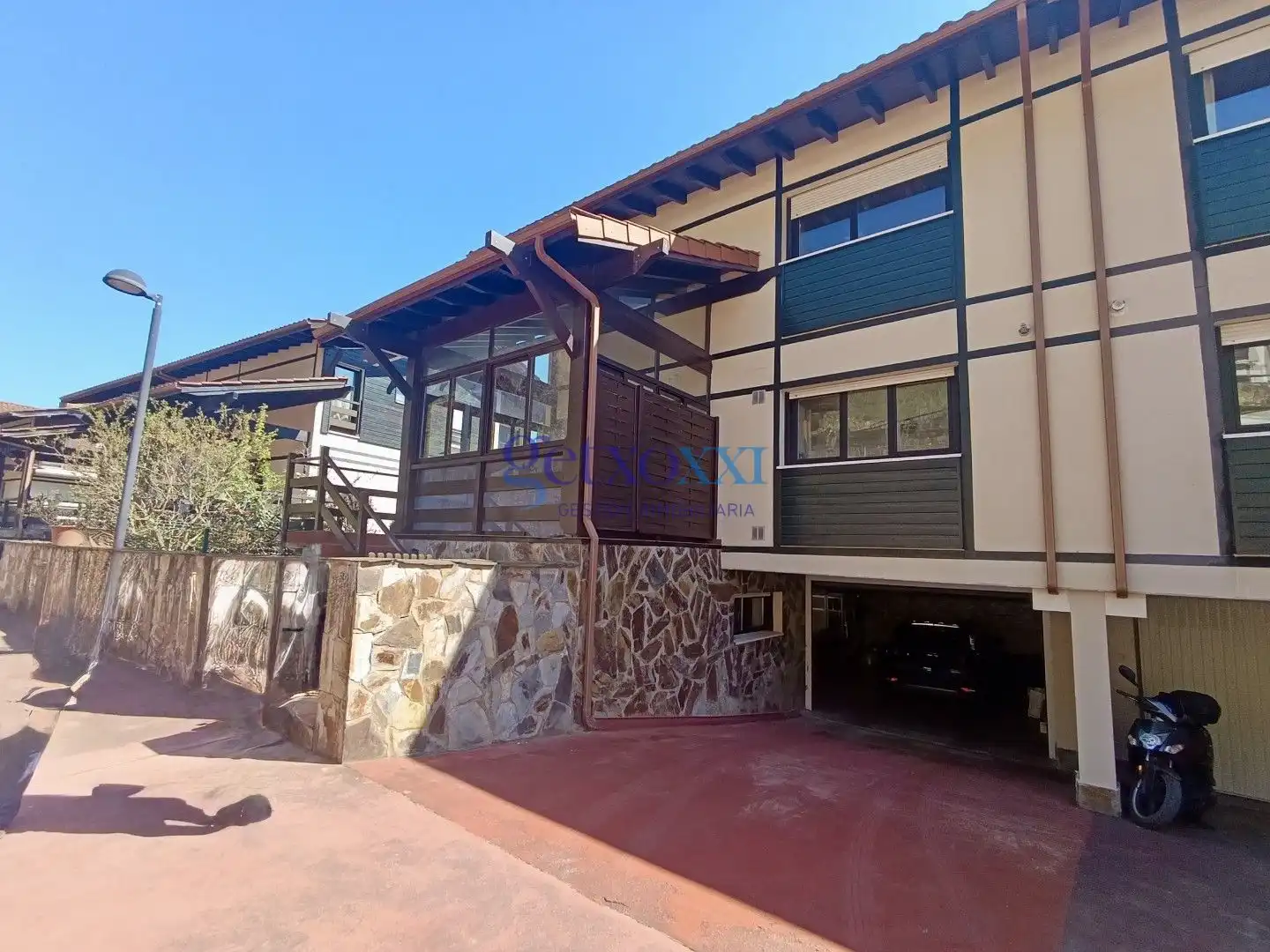 Vista exterior de Casa adosada en venda en Plentzia amb Calefacció, Jardí privat i Terrassa