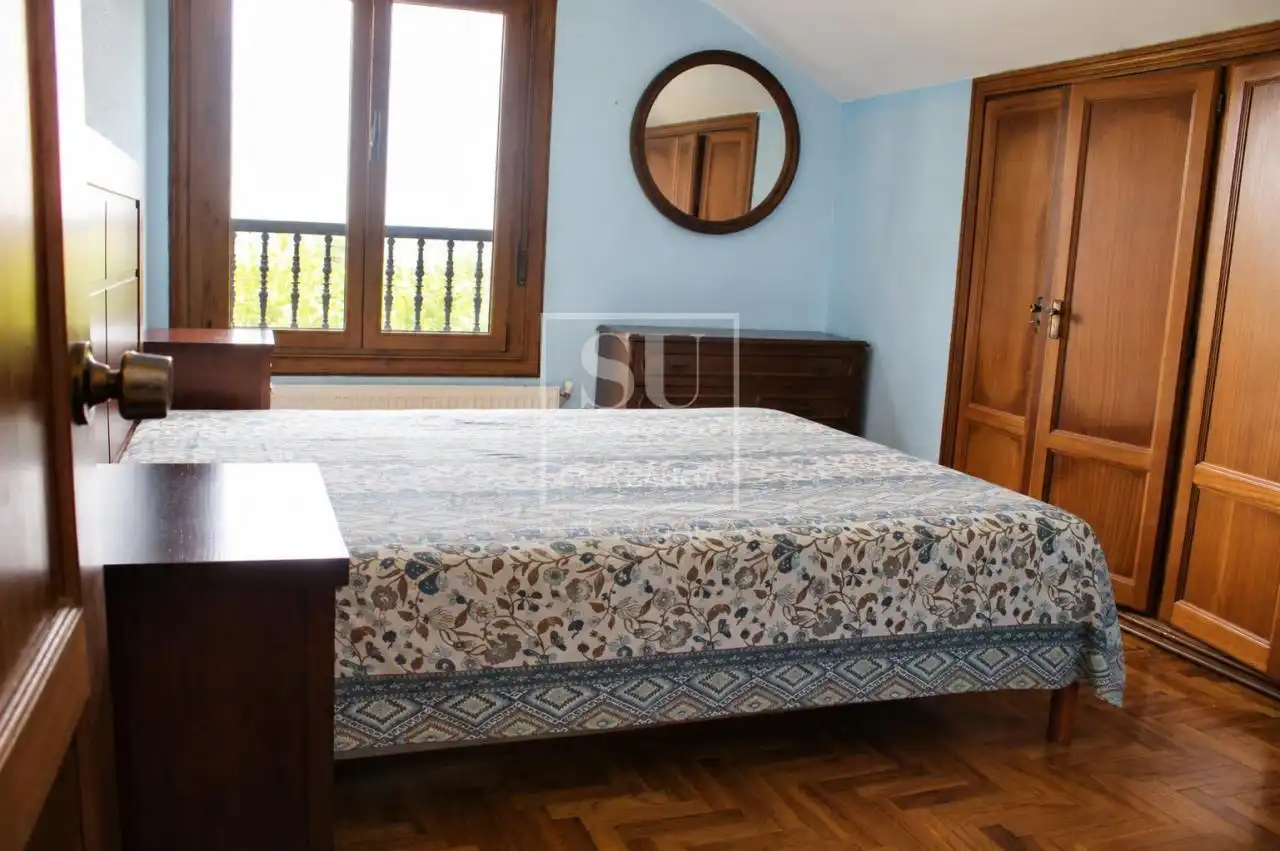 Dormitori de Casa o xalet en venda en Nigrán amb Calefacció, Jardí privat i Terrassa