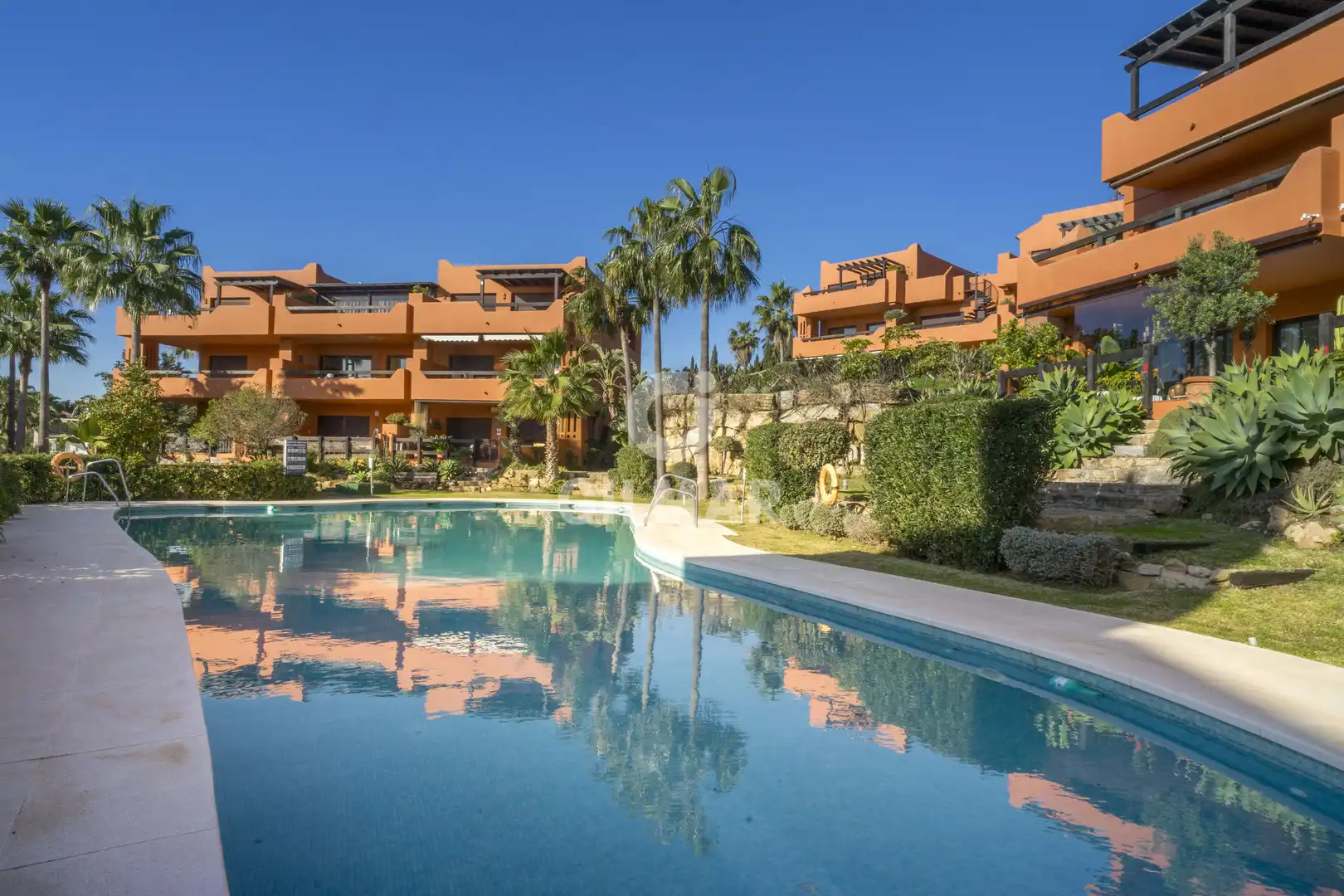Jardí de Dúplex en venda en Estepona amb Calefacció, Jardí privat i Traster