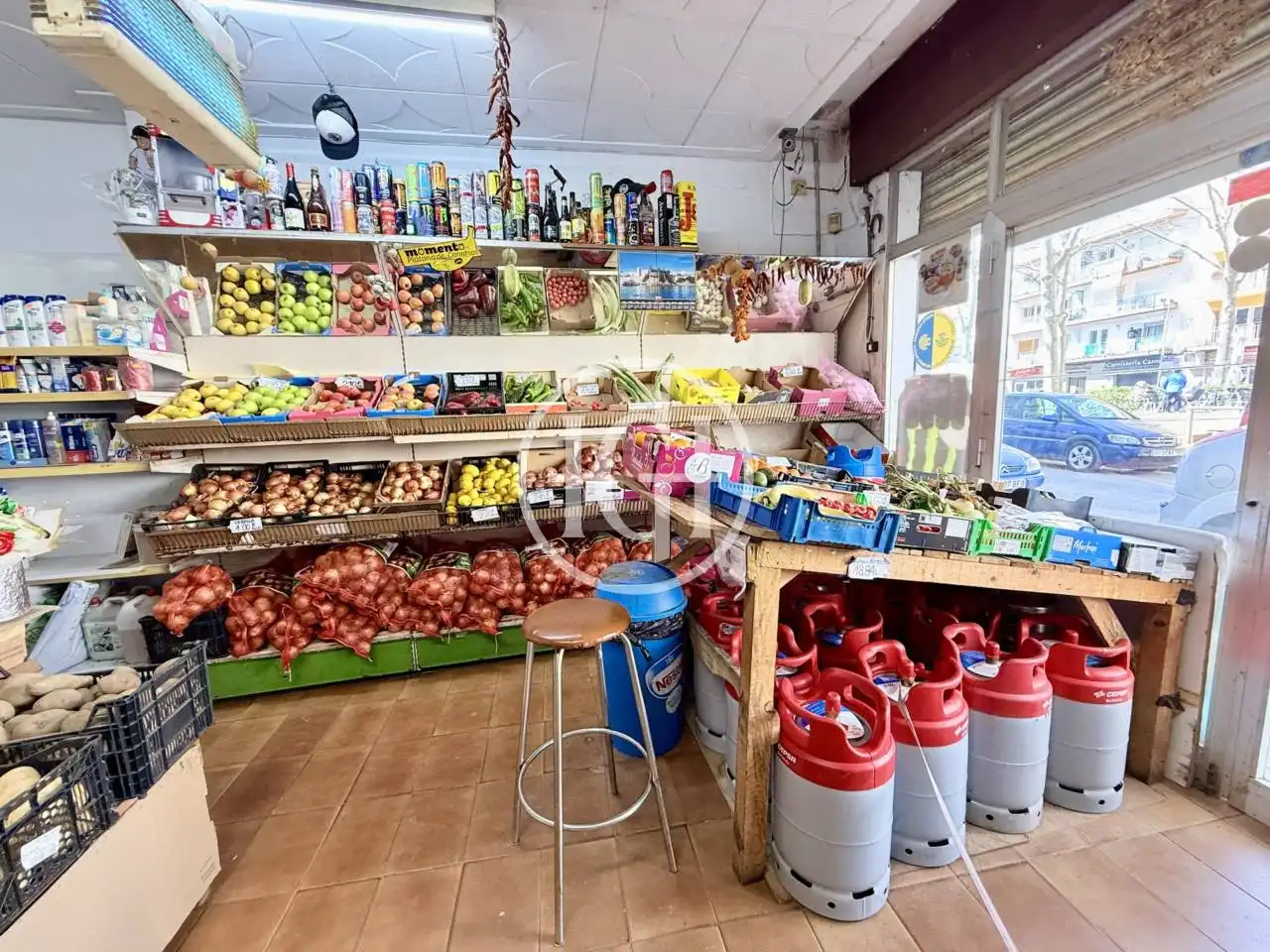 Local en traspas en Blanes amb Aire condicionat