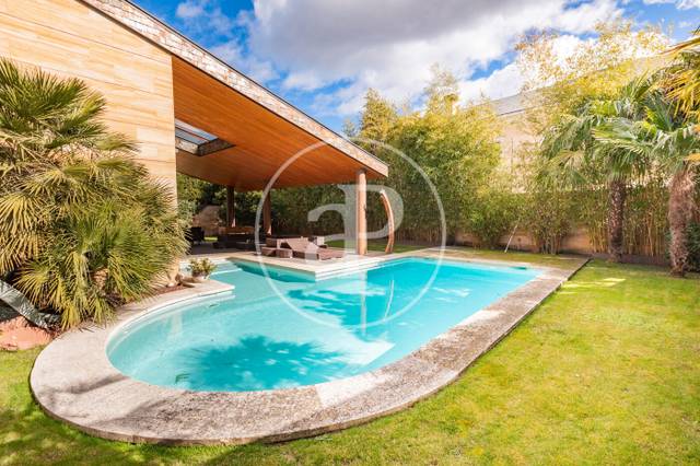 Casa-chalet en Venta en La Florida -  El  Plantío