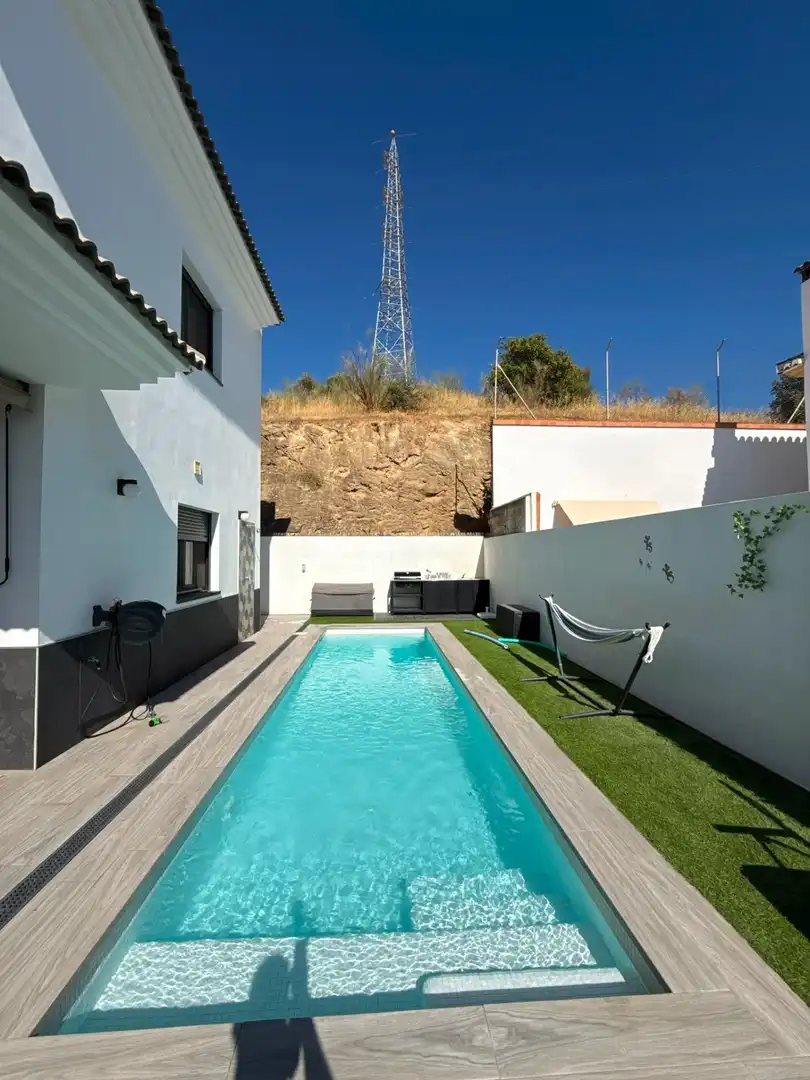 Piscina de Casa o chalet en venta en Málaga con Aire acondicionado, Calefacción y Jardín privado