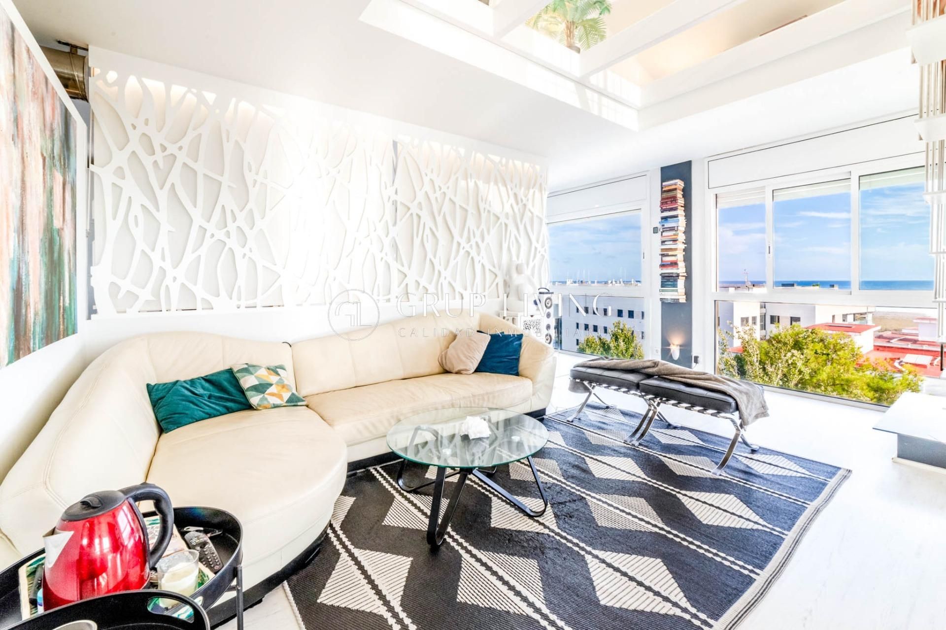 Living room of Flat for sale in Vilanova i la Geltrú  with Private garden, Terrace and Jacuzzi