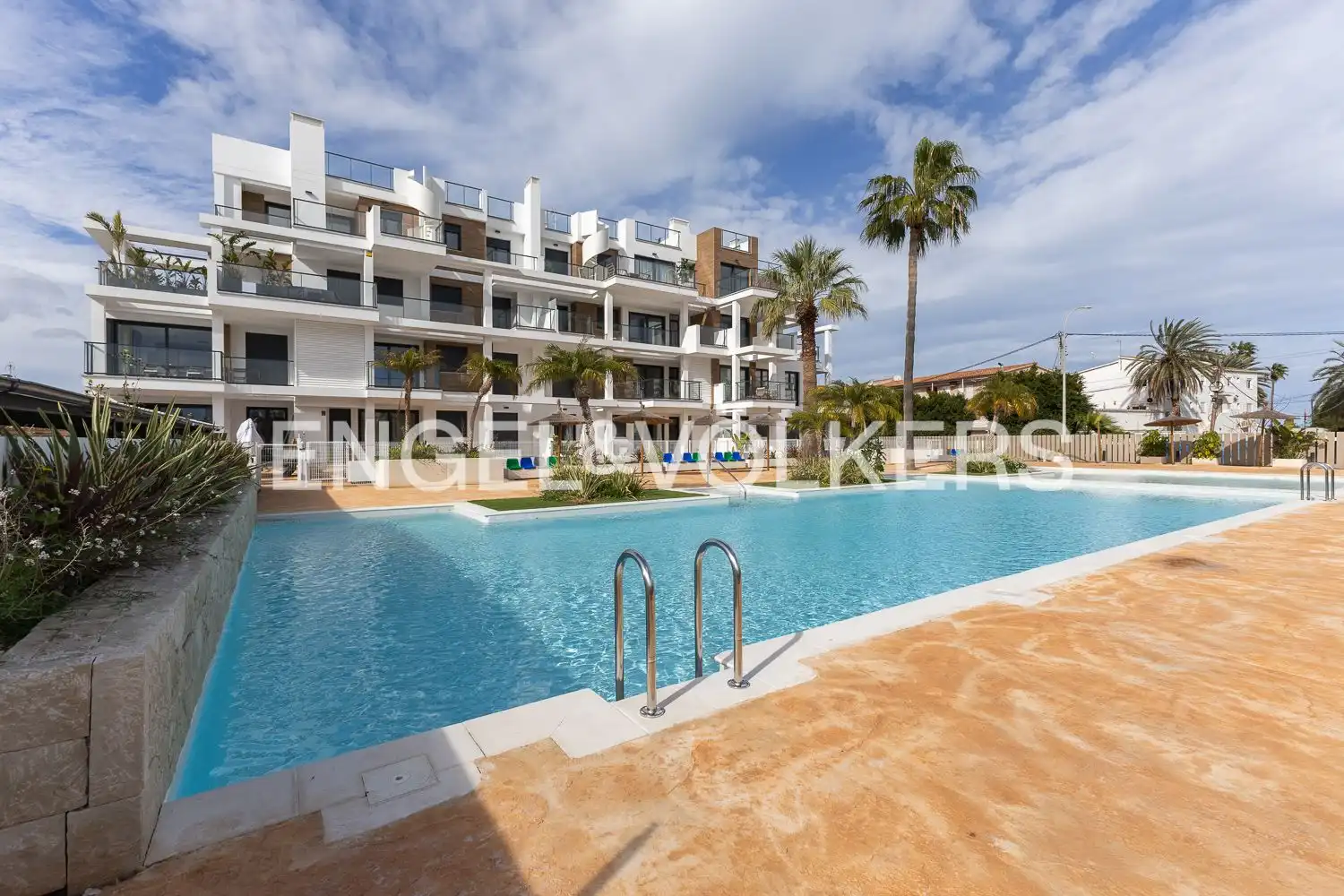 Swimming pool of Attic for sale in Dénia  with Air Conditioner, Heating and Terrace