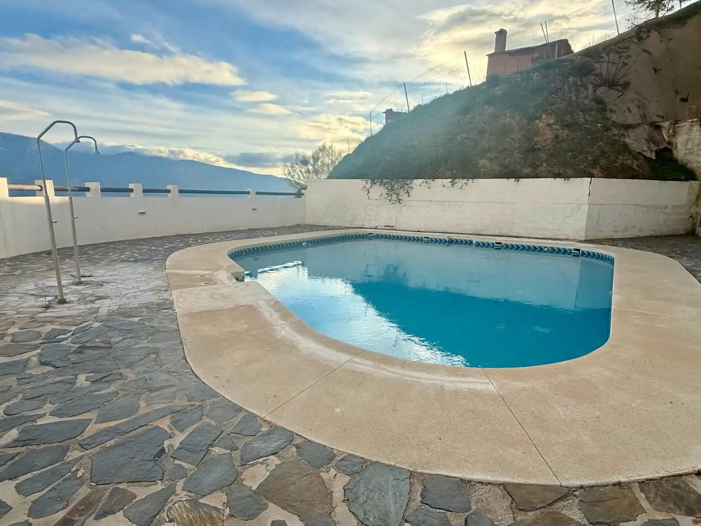 Piscina de Piso en venta en Carataunas con Calefacción, Terraza y Piscina comunitaria