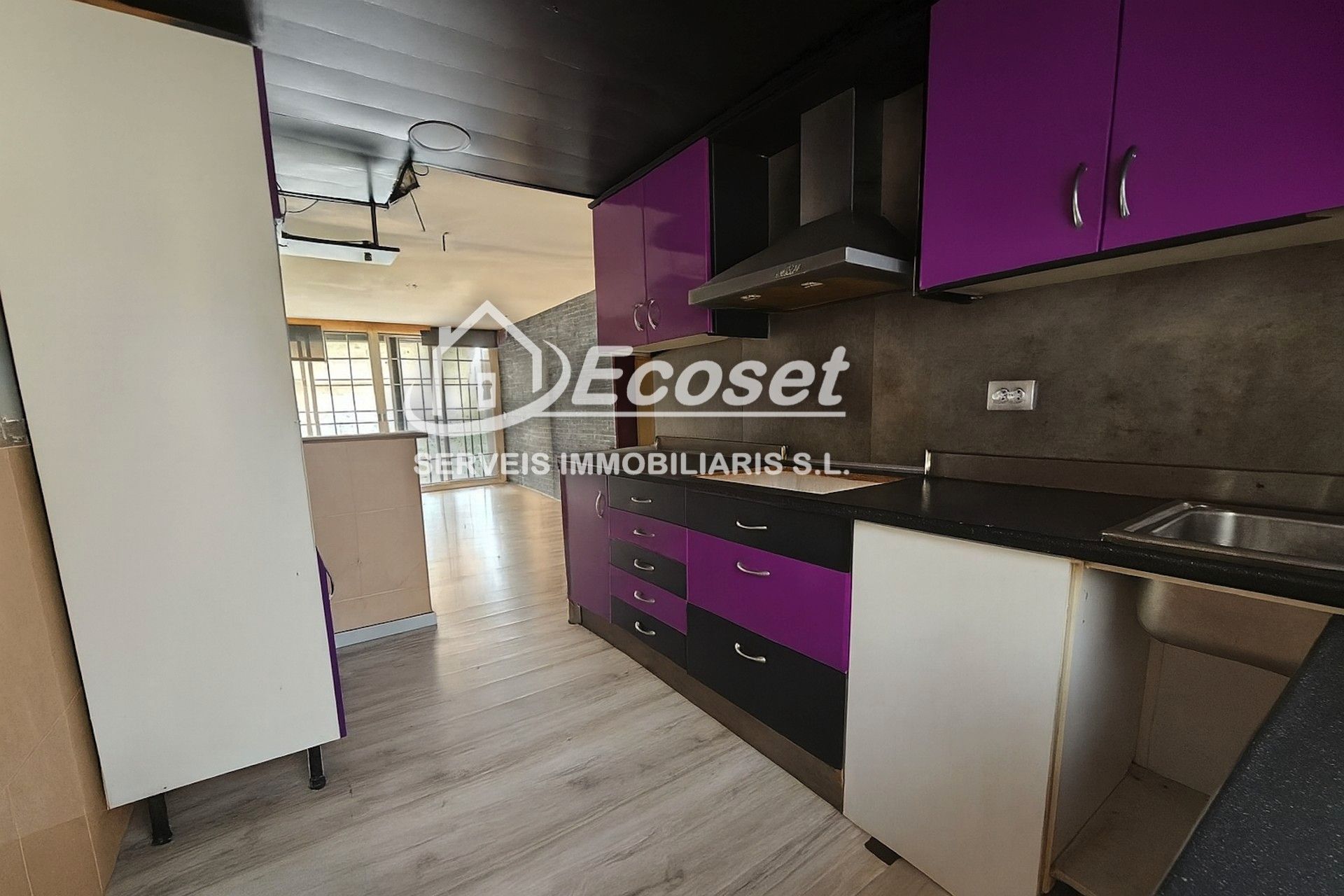 Cuina de Pis en venda en L'Hospitalet de Llobregat amb Parquet i Terrassa