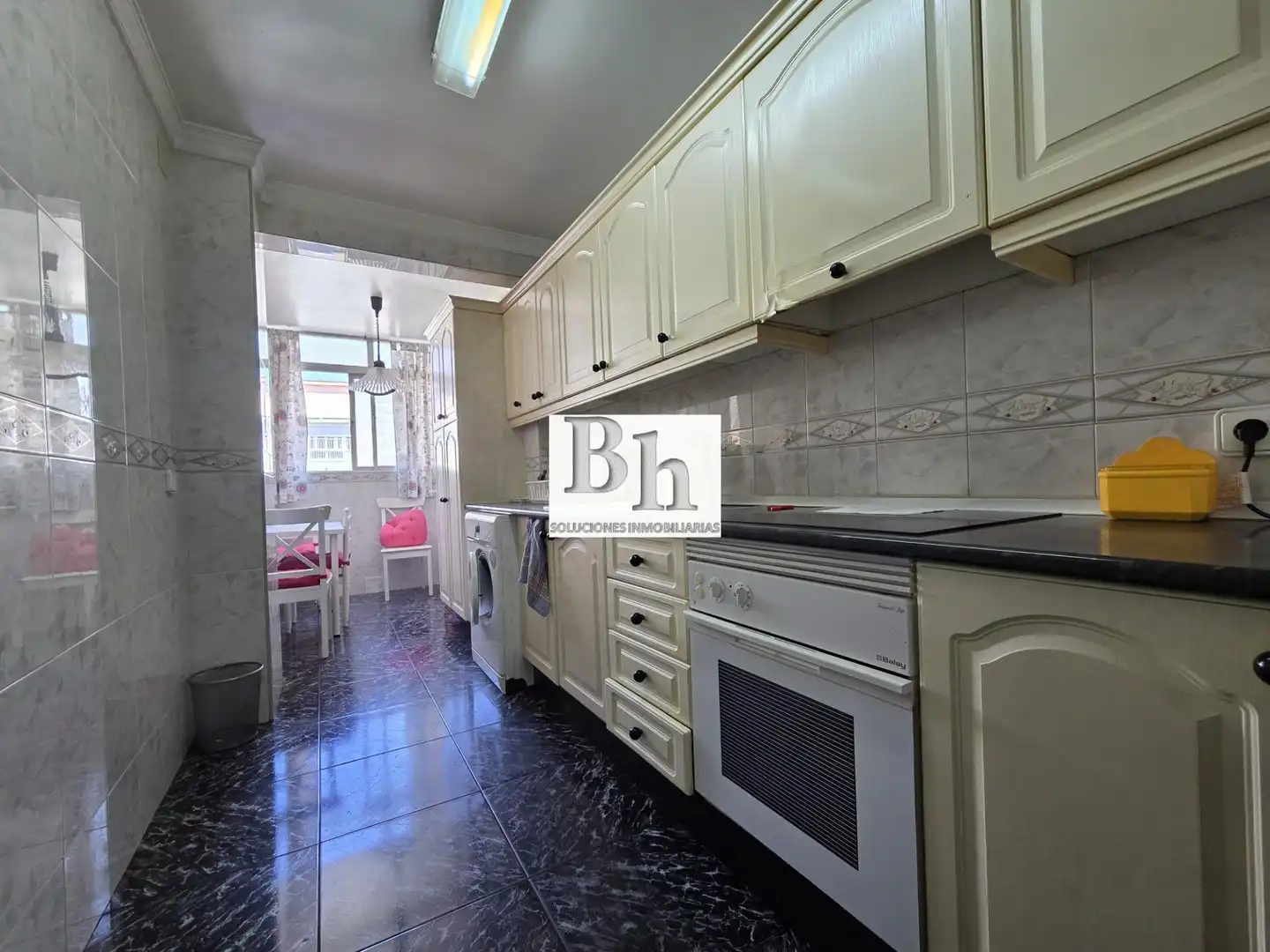 Cocina de Piso de alquiler en Málaga con Terraza y Amueblado