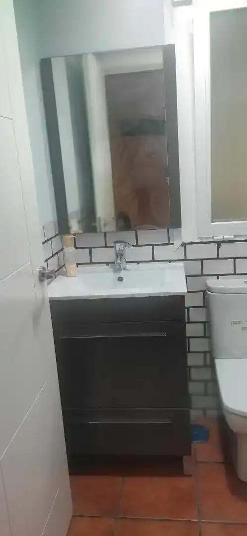 Bany de Casa adosada en venda en Frumales amb Moblat, Rentadora i Microones