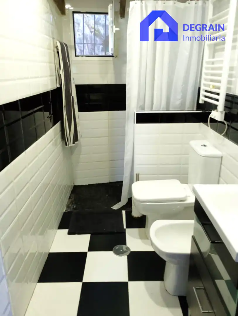 Baño de Casa o chalet en venta en Oviedo  con Calefacción, Terraza y Trastero