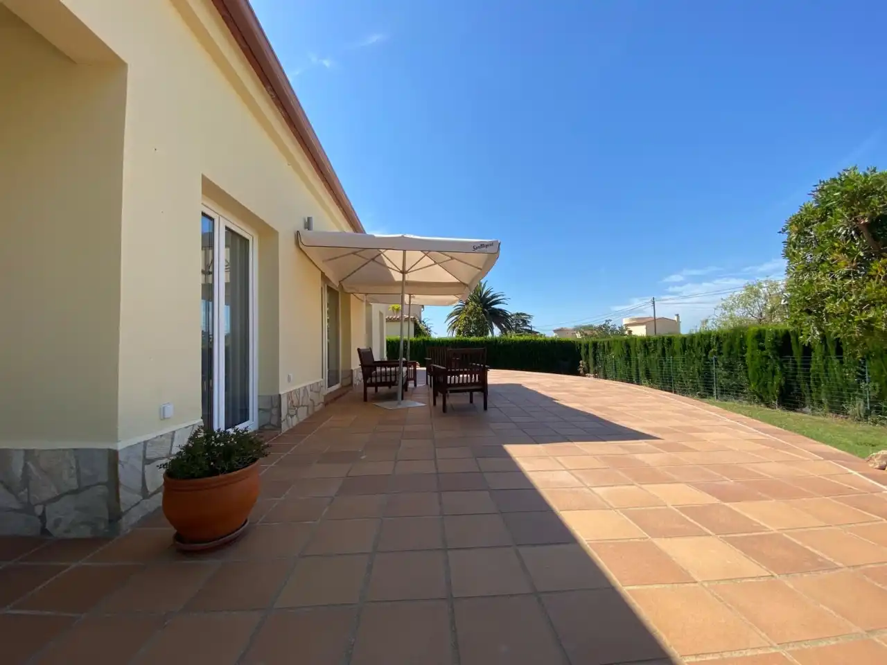 Terraza de Casa o chalet en venta en L'Estartit con Aire acondicionado, Calefacción y Jardín privado
