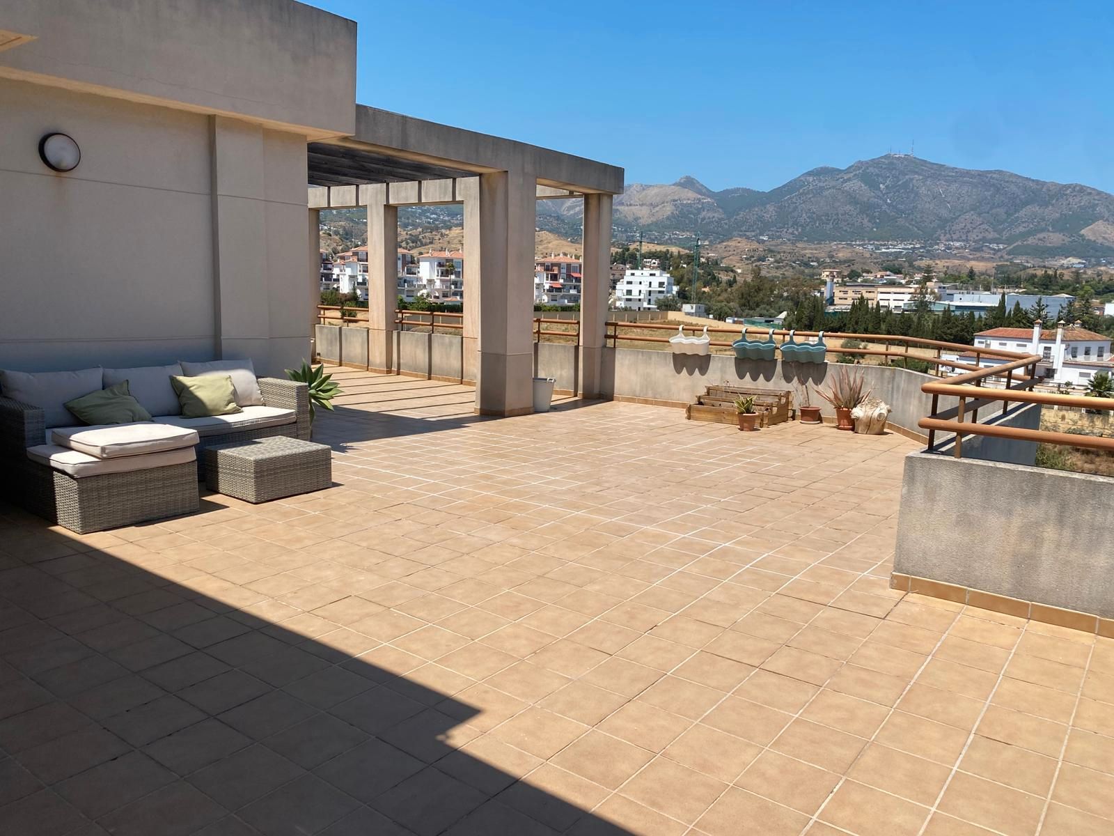 Terraza de Ático de alquiler en Mijas con Terraza, Amueblado y Piscina comunitaria