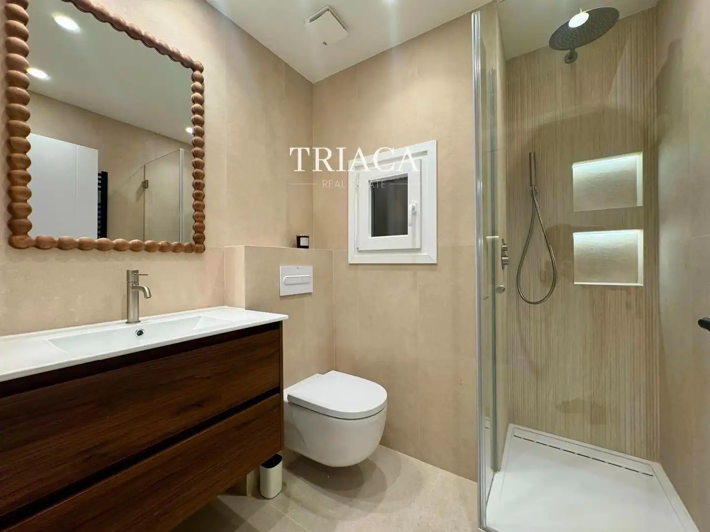 Baño de Piso de alquiler en Madrid con Aire acondicionado, Calefacción y Terraza