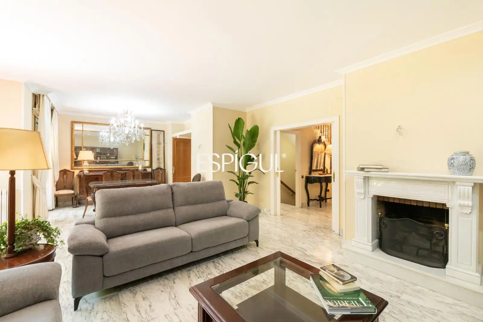 Living room of Houses for sale in Sant Cugat del Vallès  with Air Conditioner, Heating and Storage room