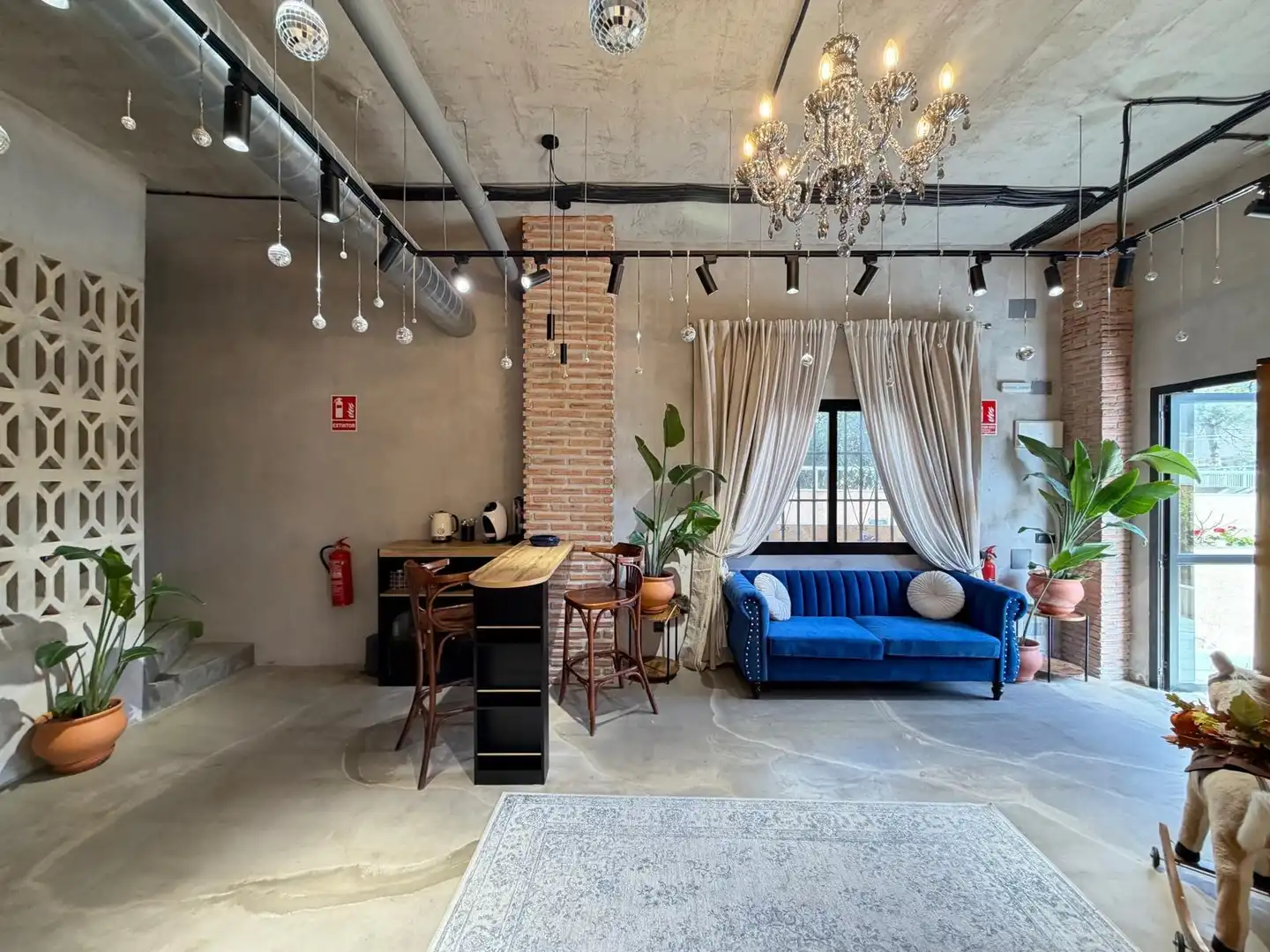 Living room of Commercial properties for sale in Torrevieja  with Air Conditioner and Furnished