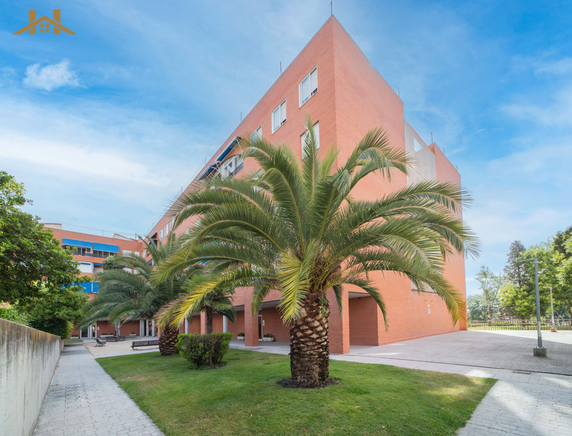 Exterior view of Flat for sale in Valdemoro  with Air Conditioner, Heating and Parquet flooring