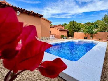 Villa avec piscine à vendre à Escandinavia - Cautivador