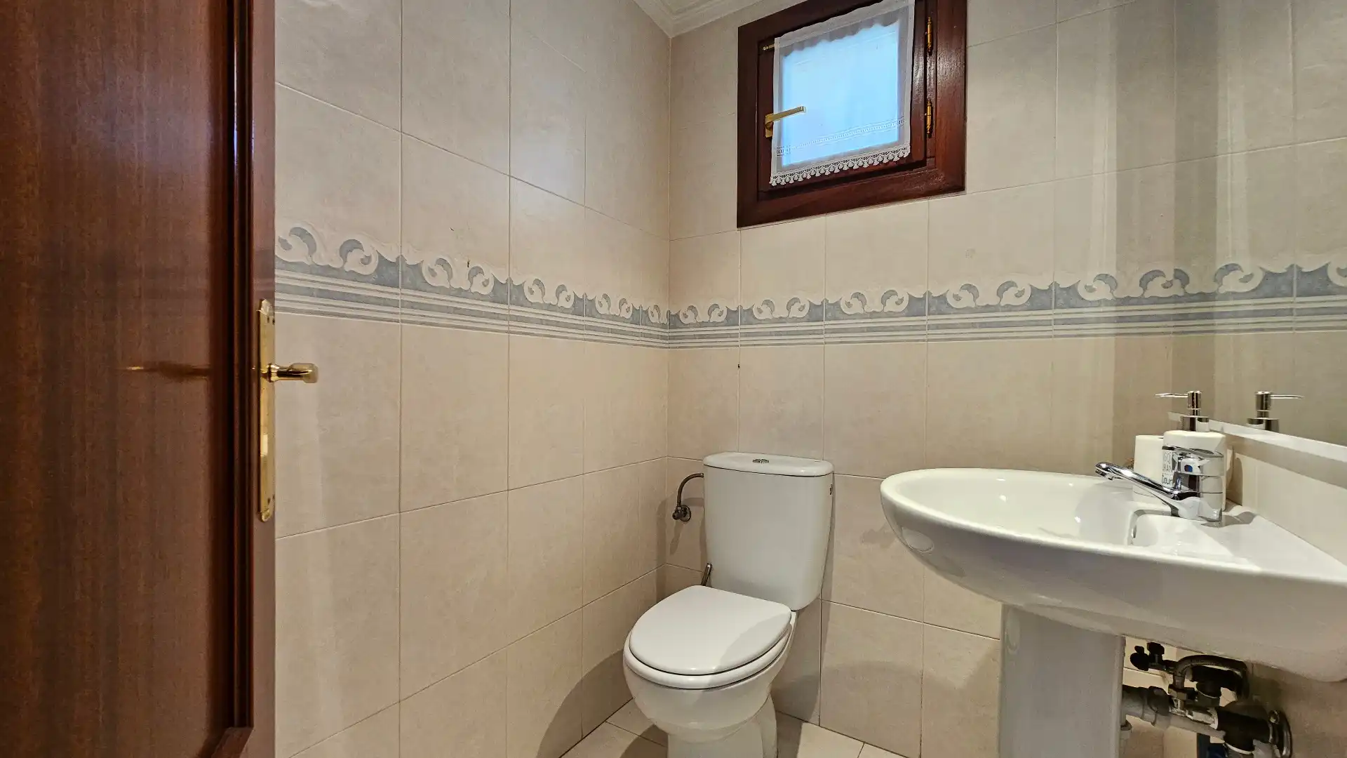 Baño de Casa adosada en venta en Alegría-Dulantzi con Calefacción, Parquet y Terraza
