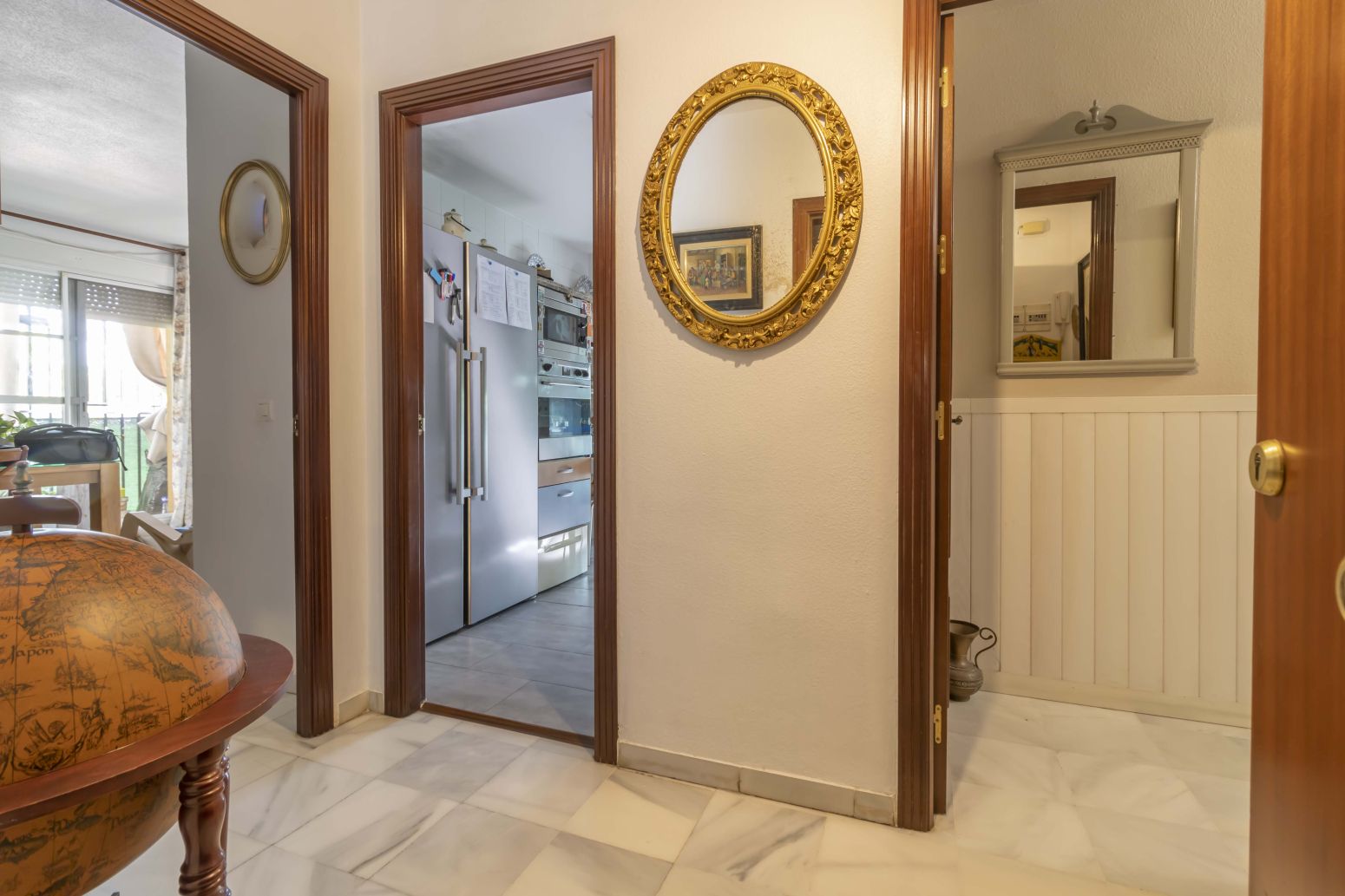 Flat for sale in Dos Hermanas  with Air Conditioner and Balcony