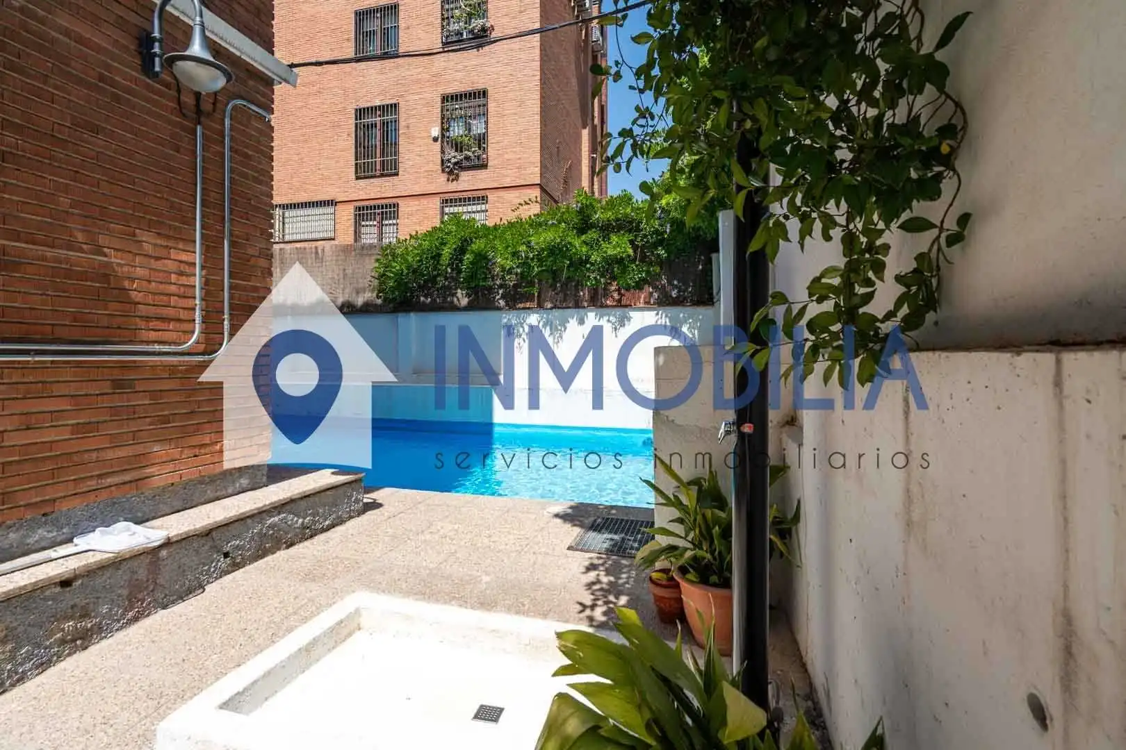 Piscina de Ático en venta en Madrid con Calefacción y Terraza