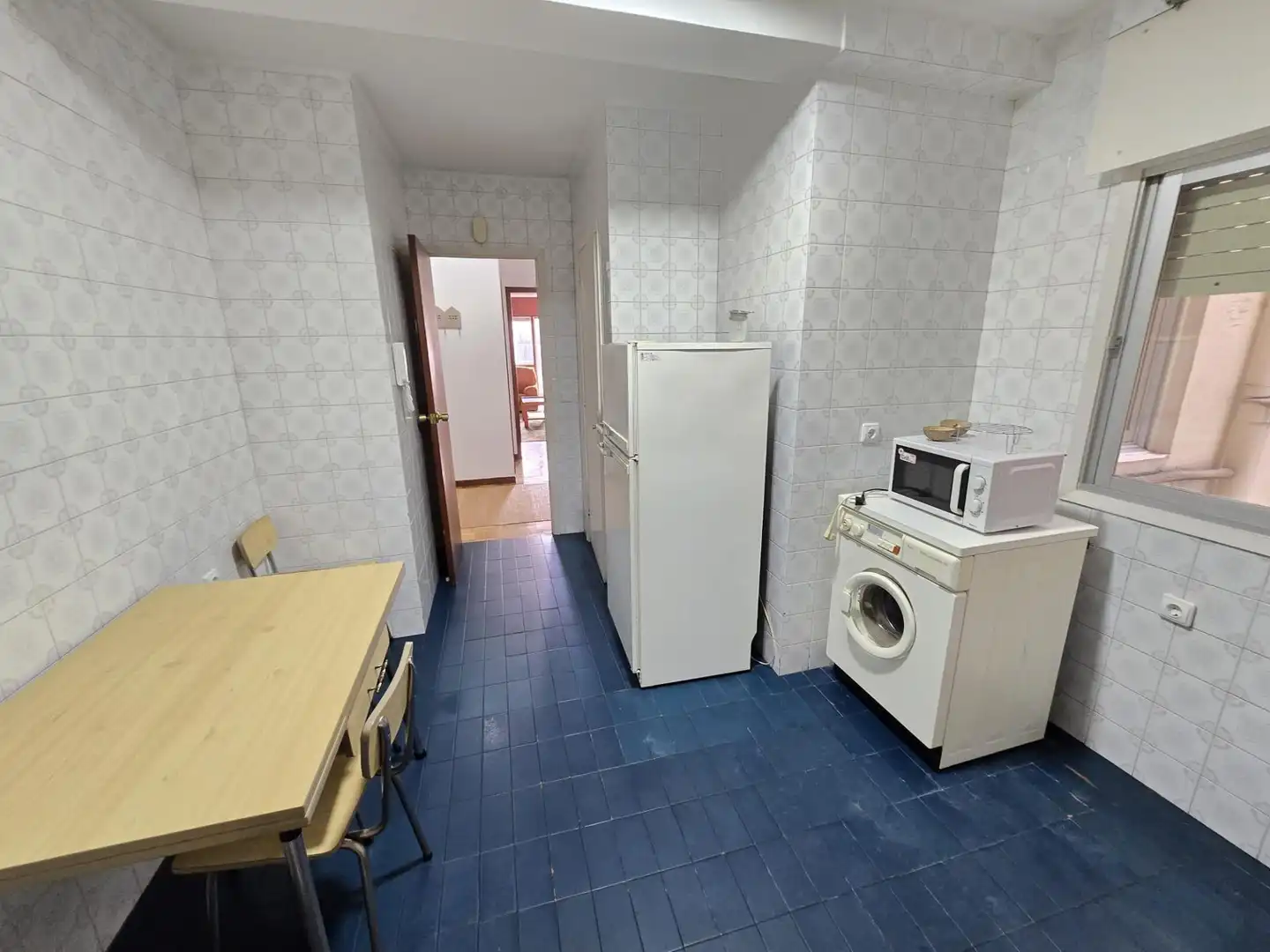Kitchen of Flat for rent in Vigo   with Parquet flooring, Furnished and Balcony