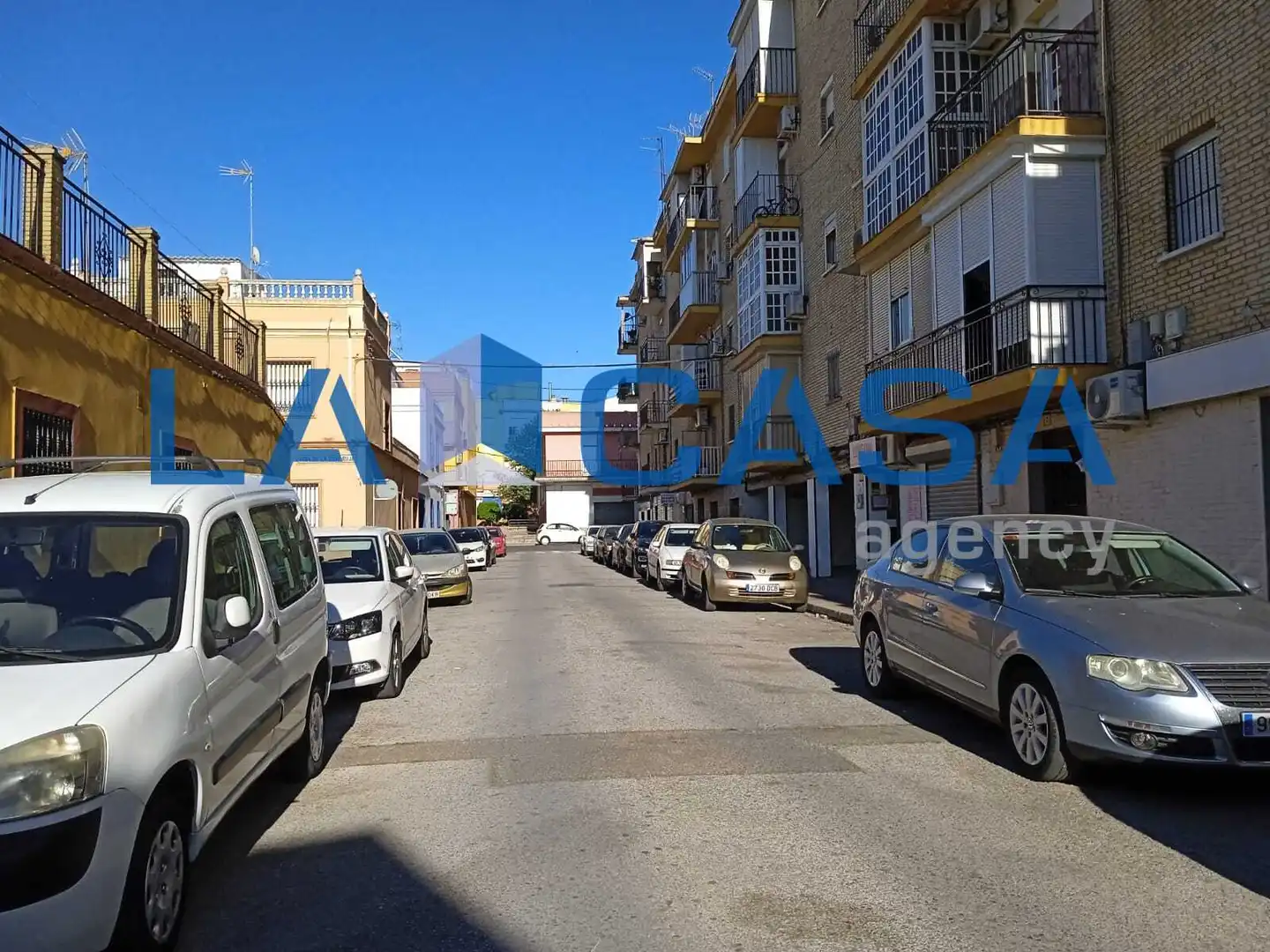 Vista exterior de Pis en venda en Dos Hermanas amb Aire condicionat i Terrassa