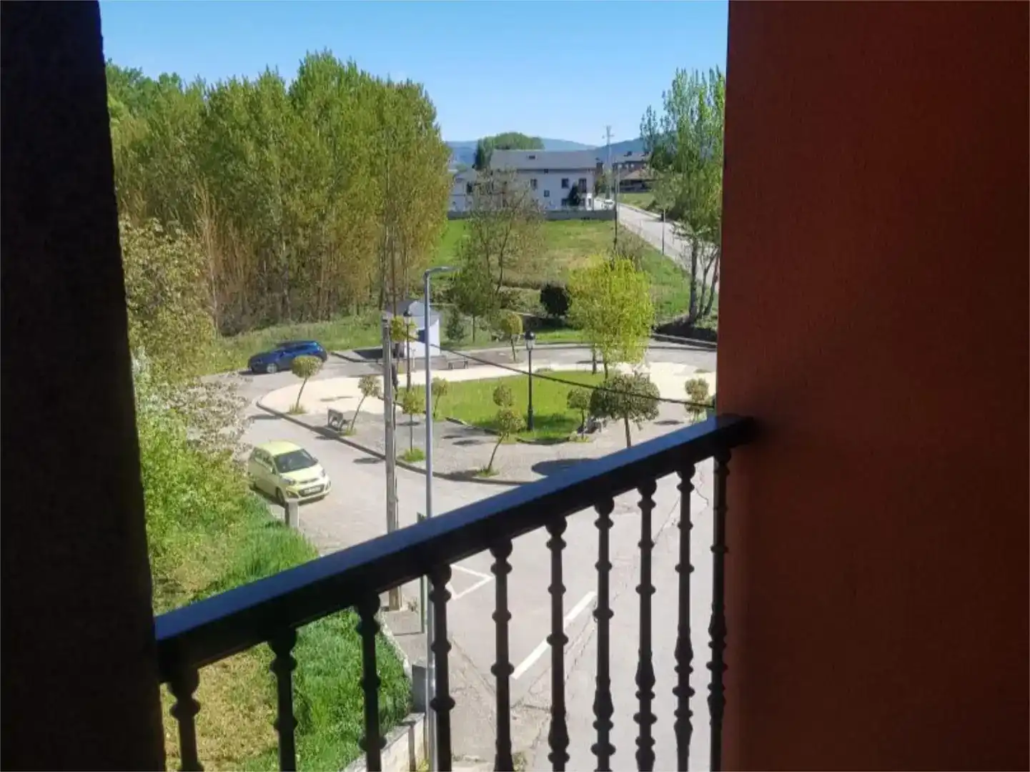 Vista exterior de Casa adosada en venda en Cabañas Raras amb Jardí privat, Parquet i Moblat