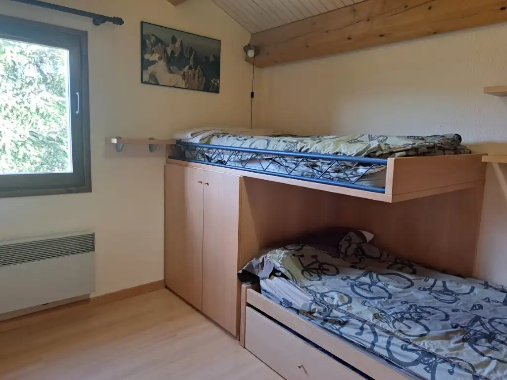 Habitación de Dúplex de alquiler en Puigcerdà con Calefacción, Parquet y Terraza