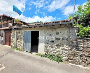 Vista exterior de Casa adosada en venda en Aller amb Jardí privat i Traster