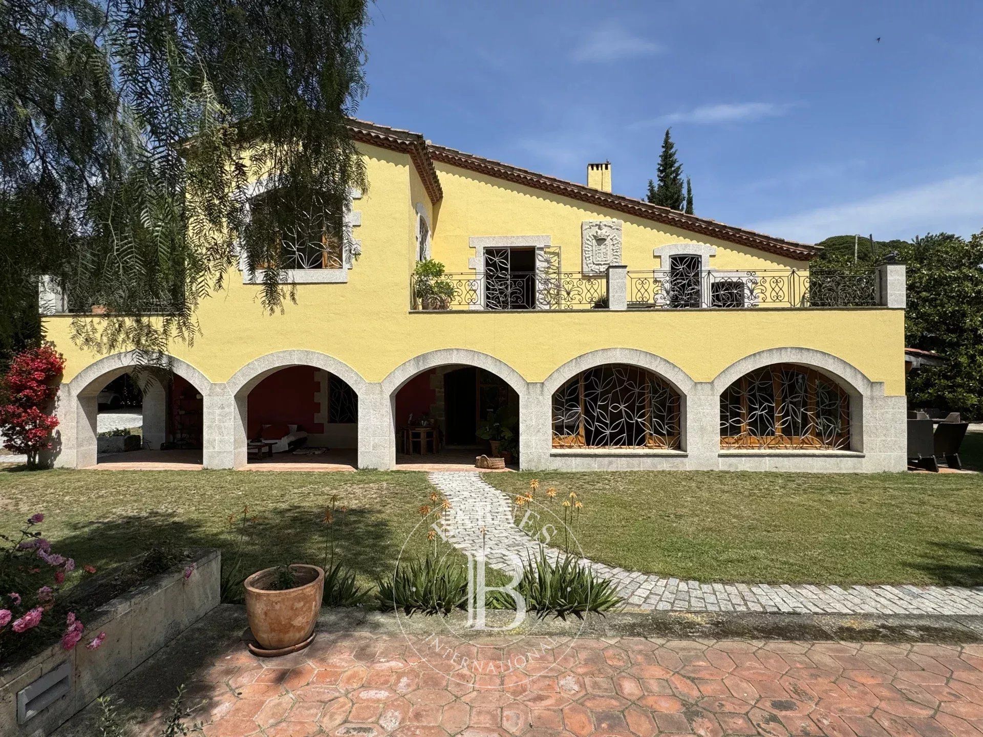 Vista exterior de Finca rústica en venda en Cabrera de Mar amb Aire condicionat, Calefacció i Jardí privat