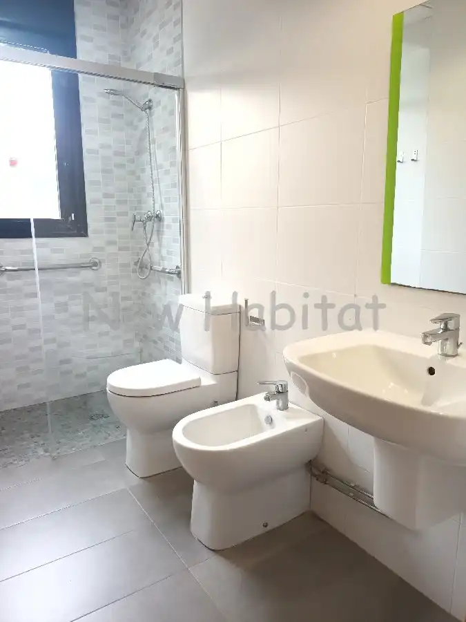 Baño de Casa adosada en venta en Castellón de la Plana / Castelló de la Plana con Aire acondicionado, Jardín privado y Terraza