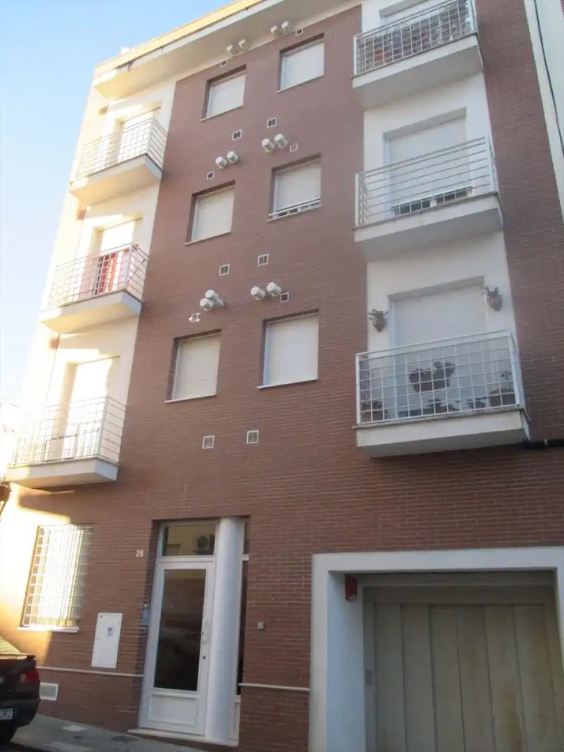Flat with terrace for sale in Calle Virgen de Montemayor 28
