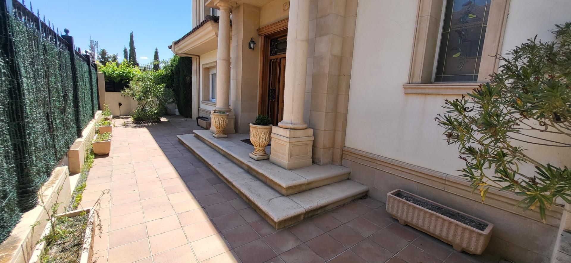 Casa o xalet en venda en  Albacete Capital amb Aire condicionat, Calefacció i Jardí privat