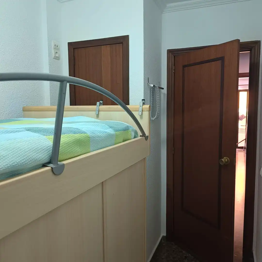 Habitación de Apartamento de alquiler en La Pobla de Farnals con Aire acondicionado, Calefacción y Jardín privado