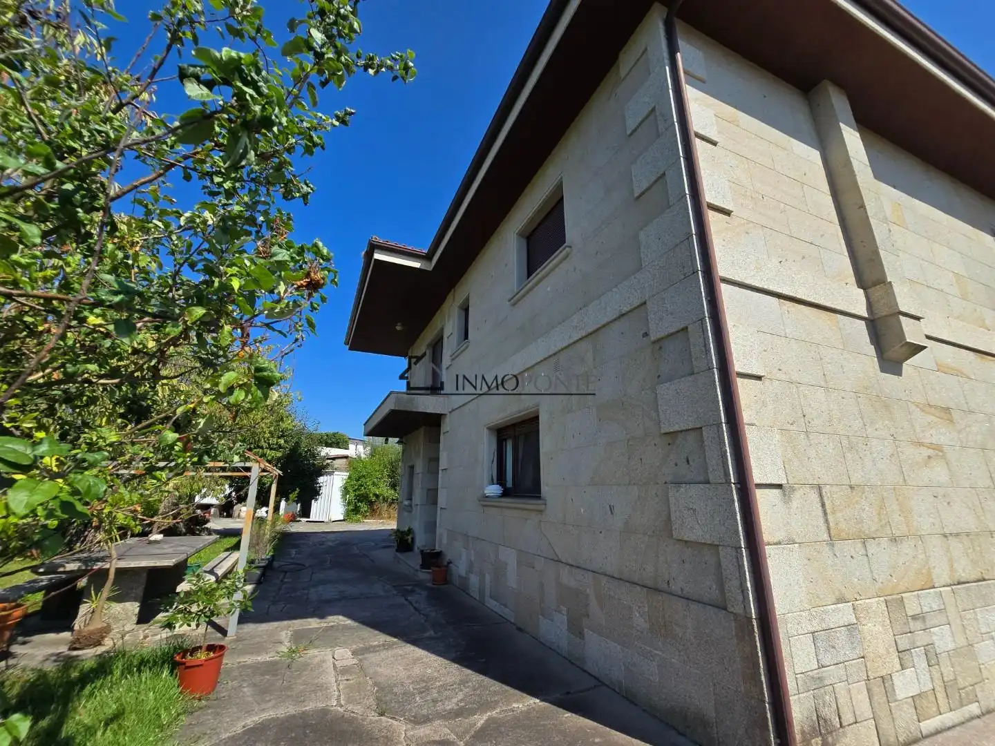 Vista exterior de Casa o xalet en venda en Valga amb Calefacció, Jardí privat i Terrassa