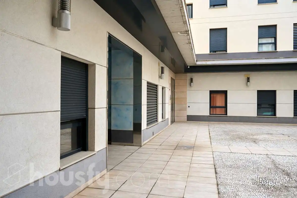 Außenansicht von Wohnung zum Verkauf in  Palma de Mallorca mit Klimaanlage, Heizung und Privatgarten