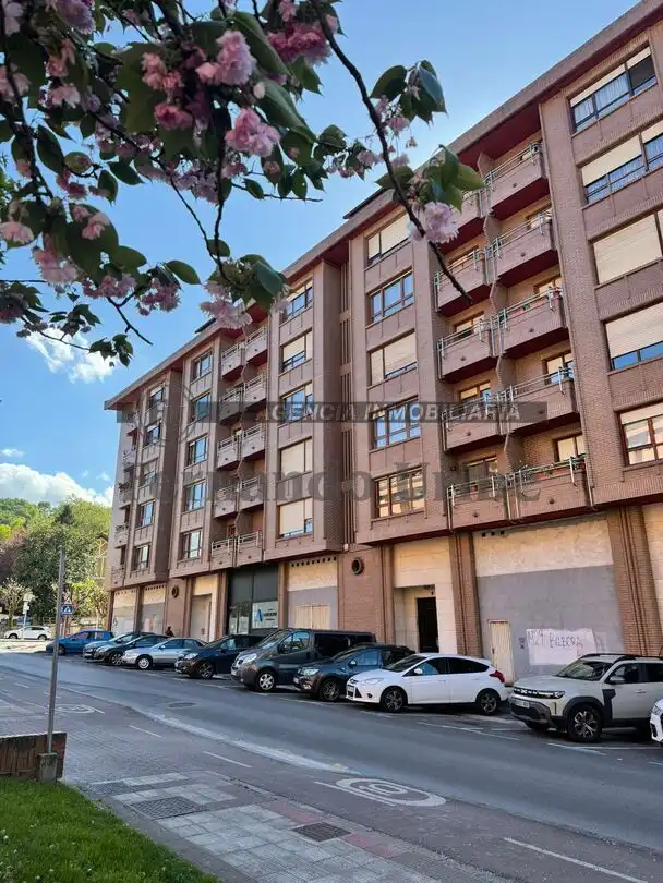 Vista exterior de Piso en venta en Durango con Calefacción y Balcón
