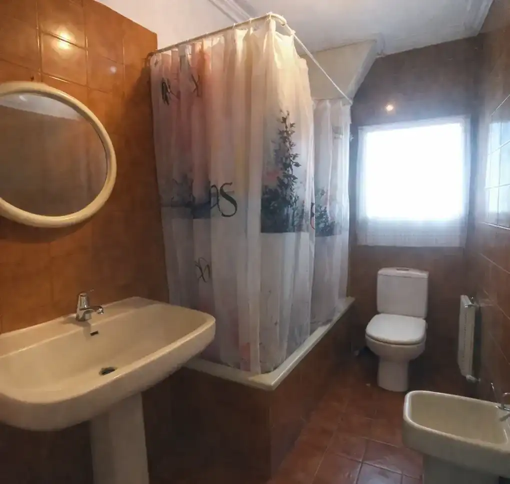 Baño de Piso en venta en Burlada / Burlata con Calefacción