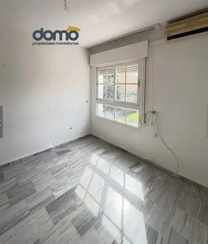 Habitación de Piso en venta en Málaga con Terraza y Piscina comunitaria