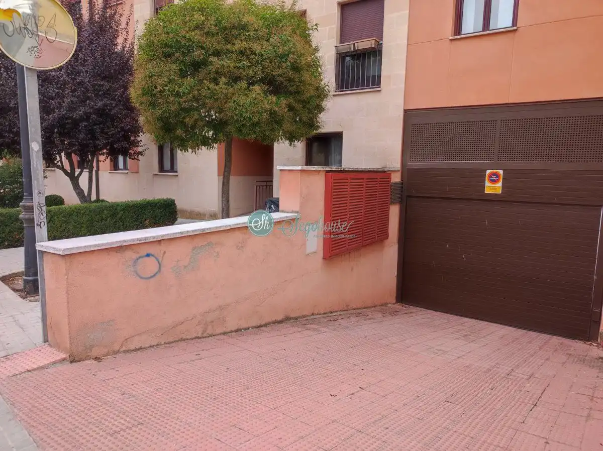 Parking of Flat for sale in Palazuelos de Eresma  with Heating, Storage room and Community pool