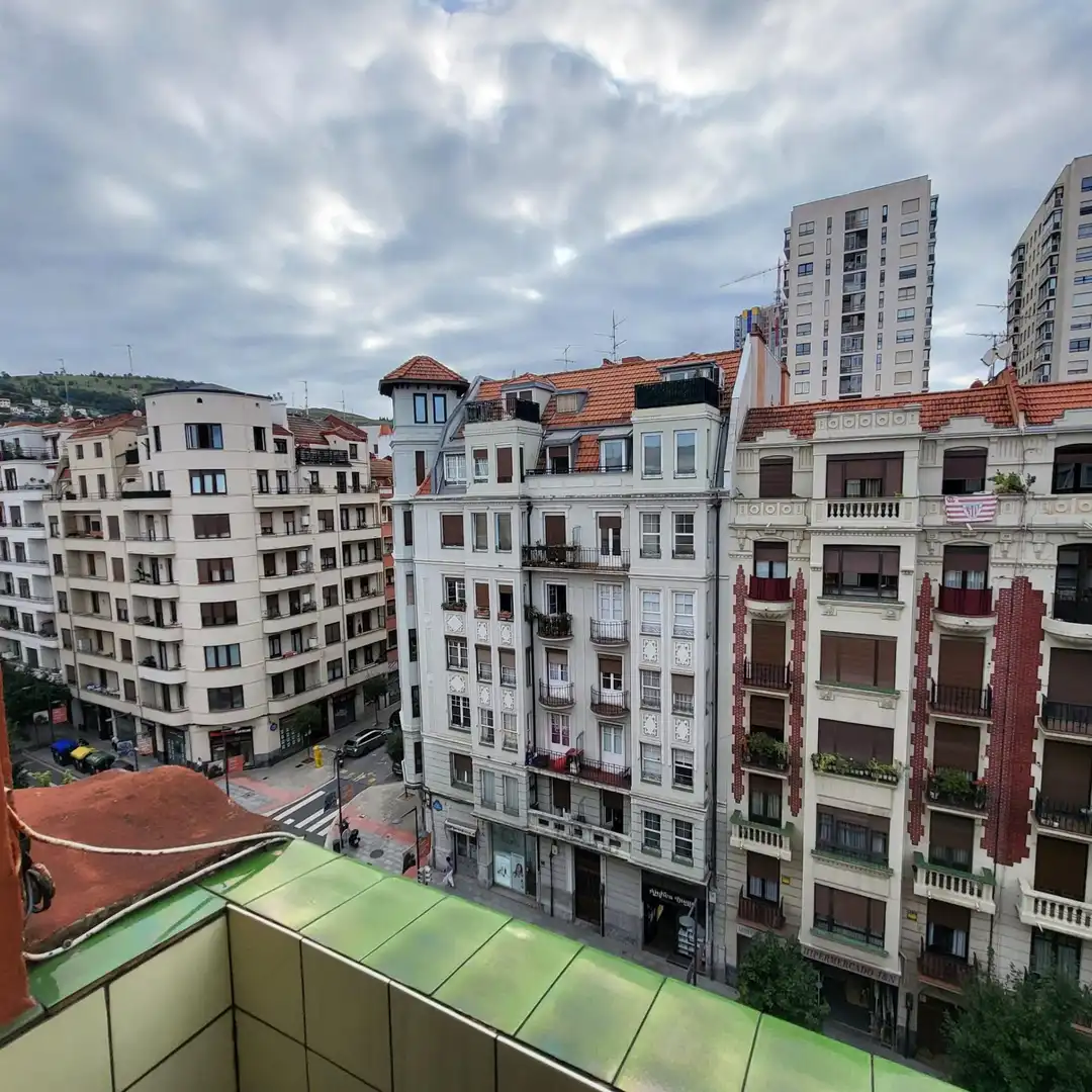 Außenansicht von Wohnung zum Verkauf in Bilbao  mit Heizung und Terrasse