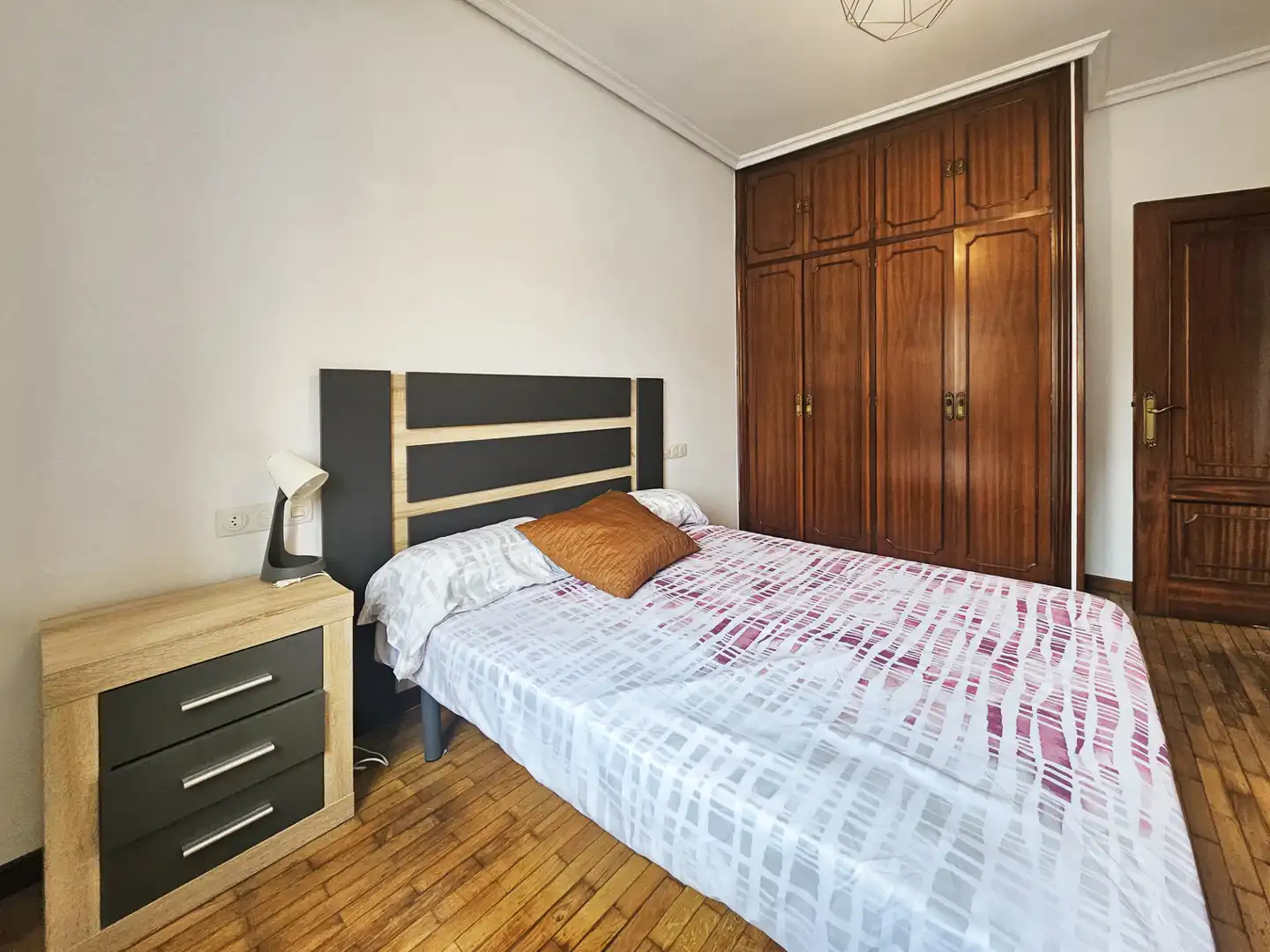 Bedroom of Flat for rent in A Coruña Capital   with Heating, Furnished and Oven