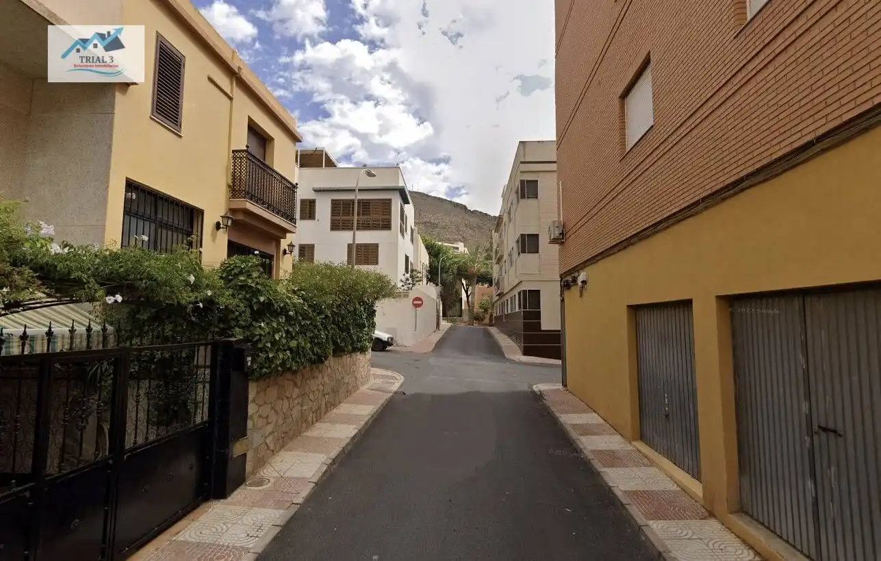 Maison à vendre à Calle LUNA (AN)