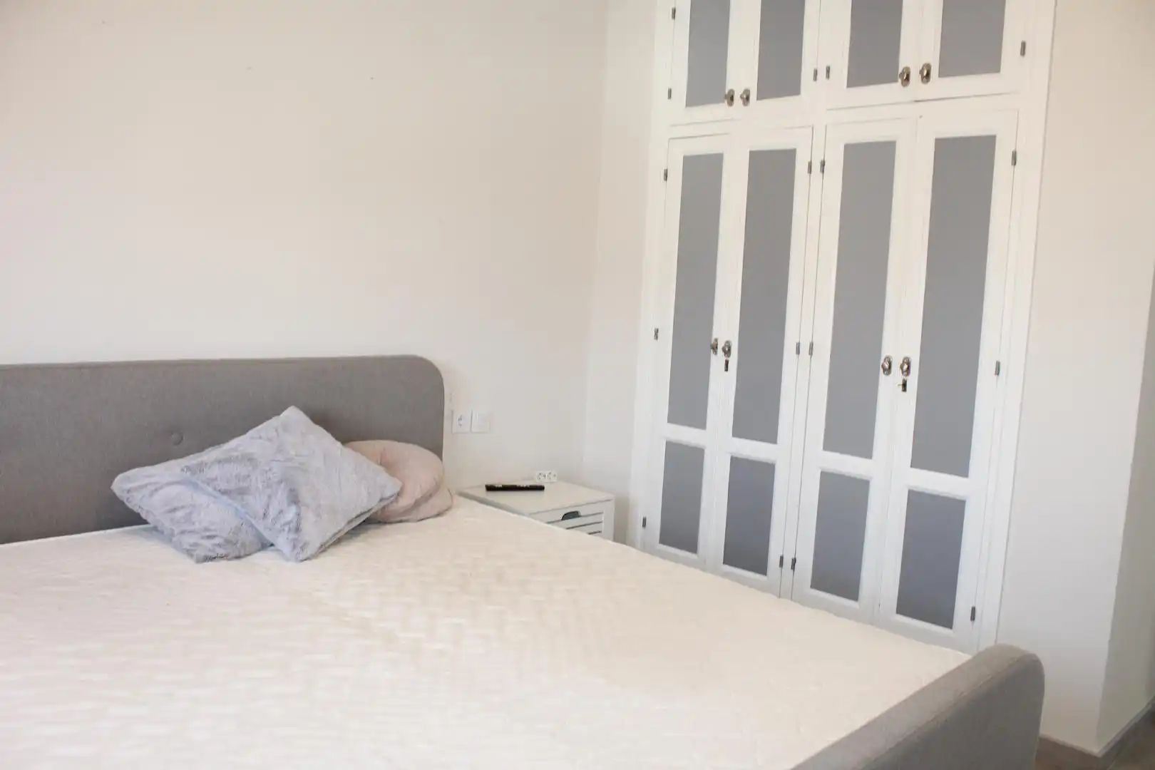 Habitación de Apartamento en venta en Roquetas de Mar con Aire acondicionado, Jardín privado y Piscina