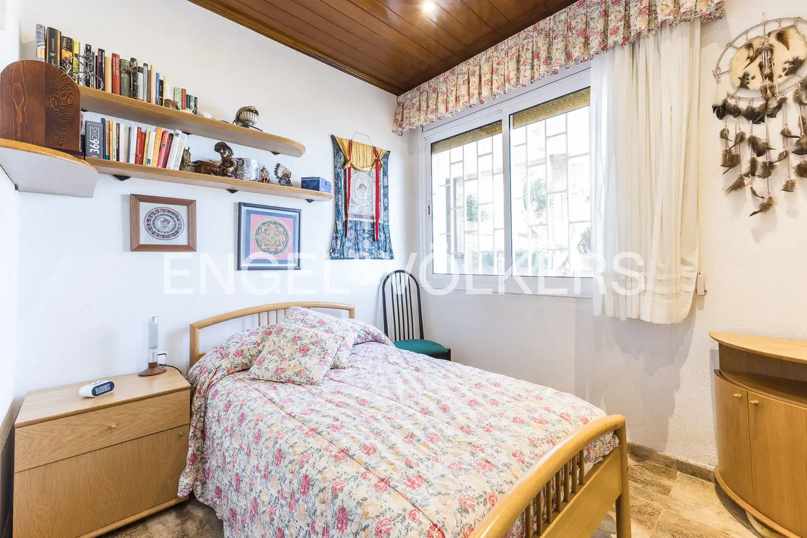 Schlafzimmer von Country house zum Verkauf in Barcelona mit Heizung, Parkett und Terrasse