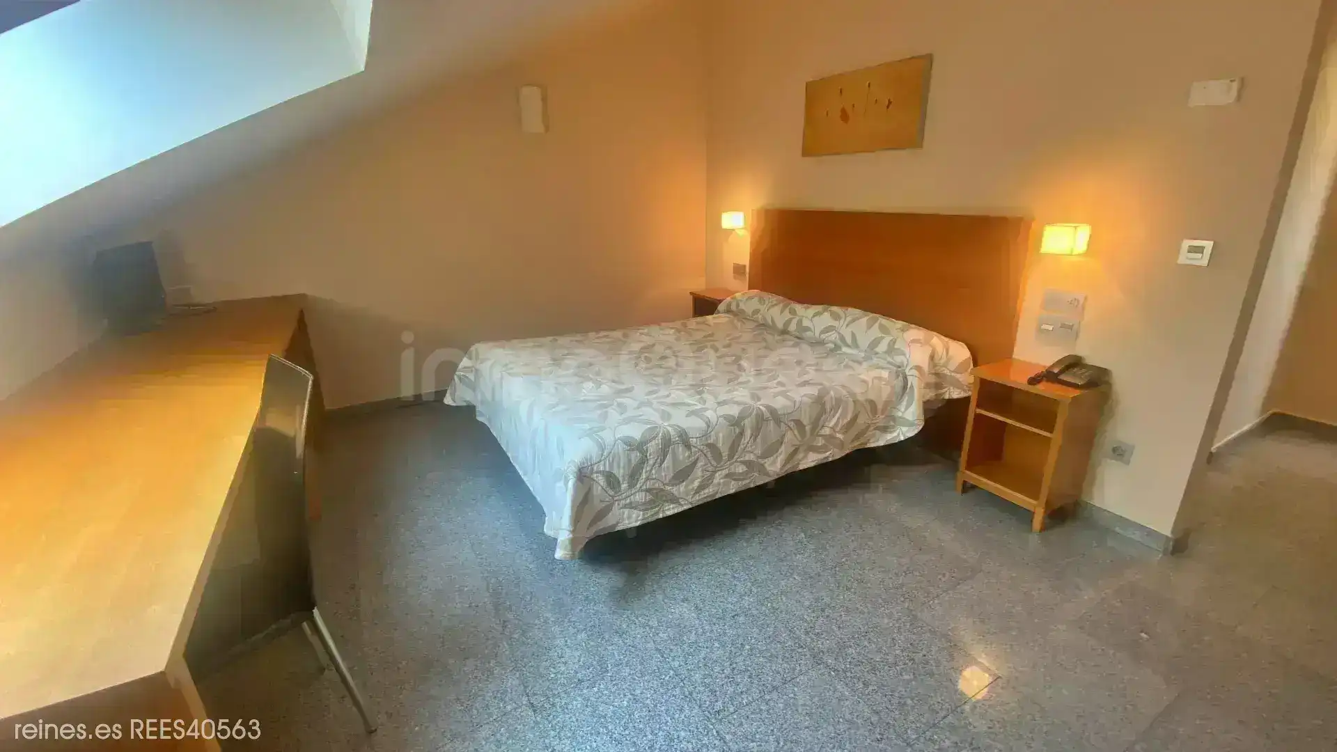 Schlafzimmer von Gebäude zur Miete in Oviedo 